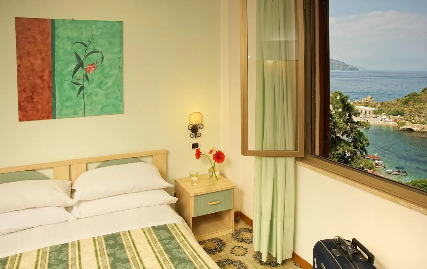 Bed in Jonic Hotel Mazzarò