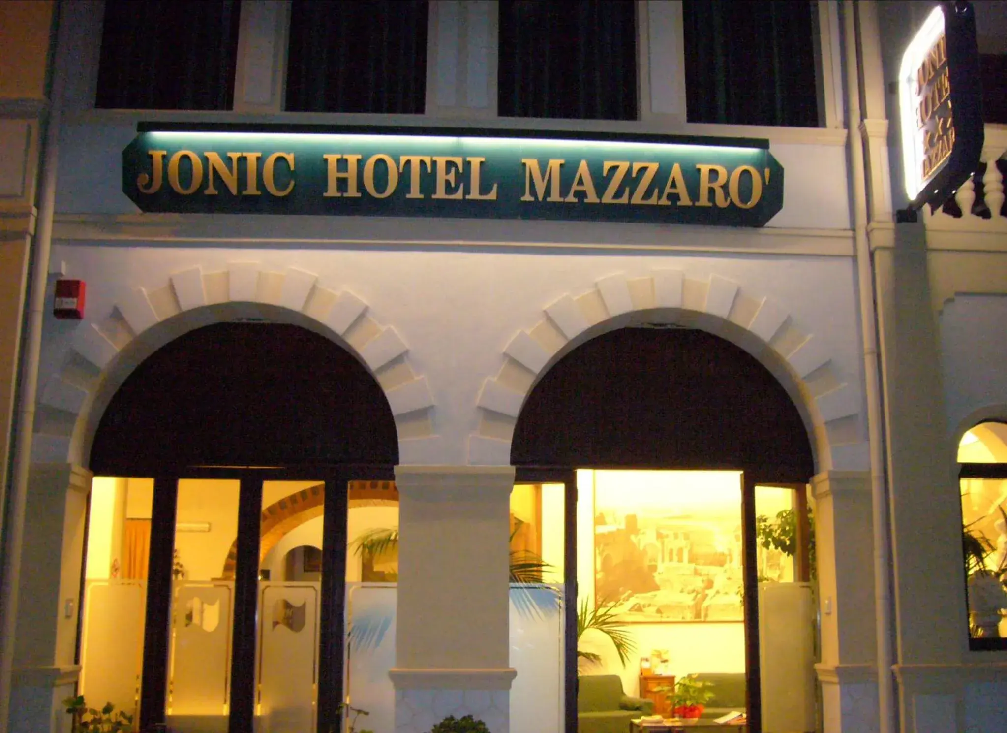 Facade/entrance in Jonic Hotel Mazzarò Facade/entrance in Jonic Hotel Mazzarò
