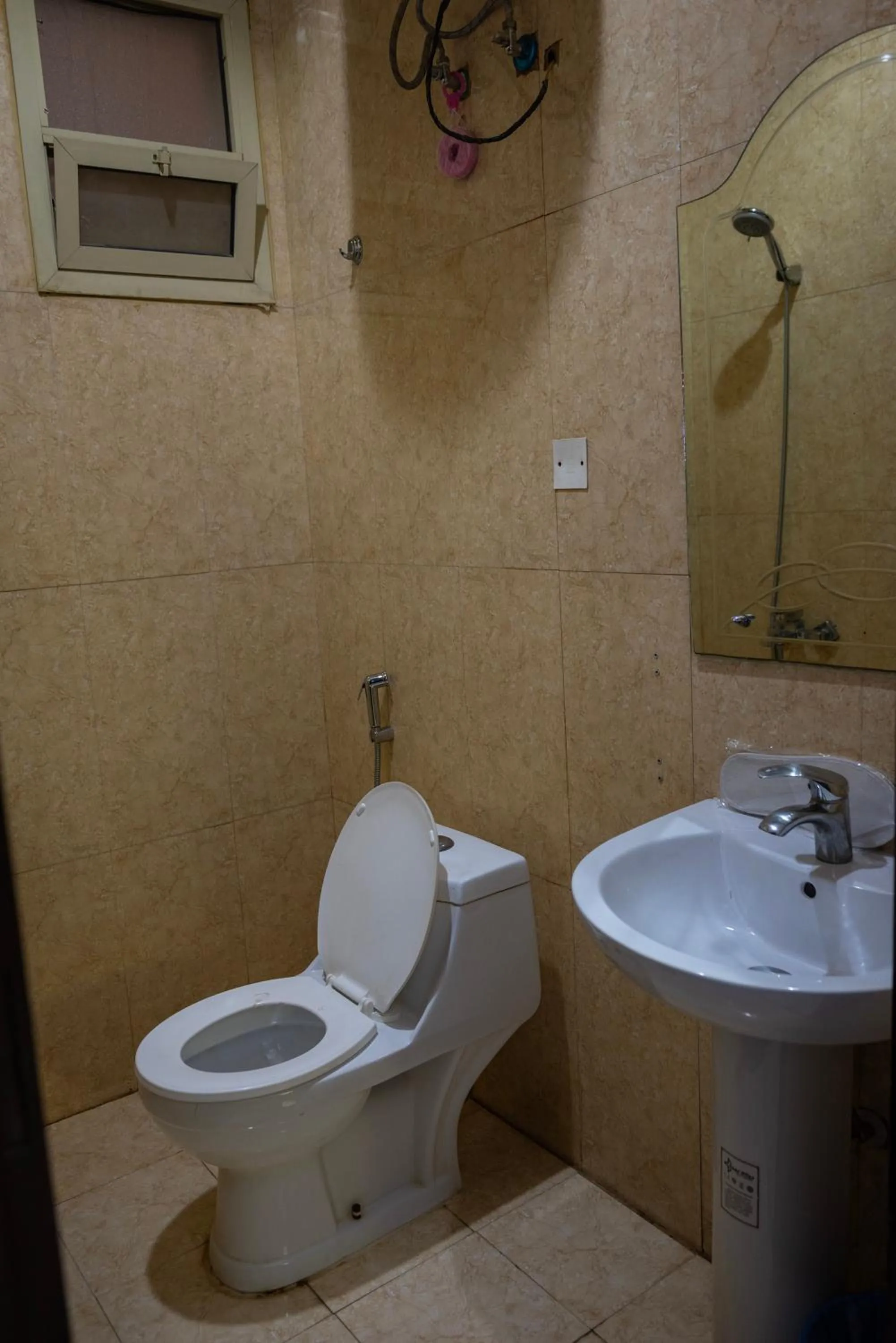 شقق أهلين للشقق المخدومة