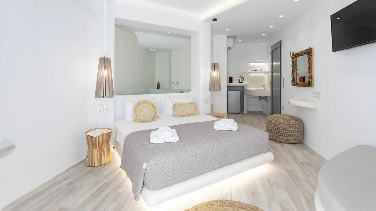 Deluxe Room in Majestique of Naxos