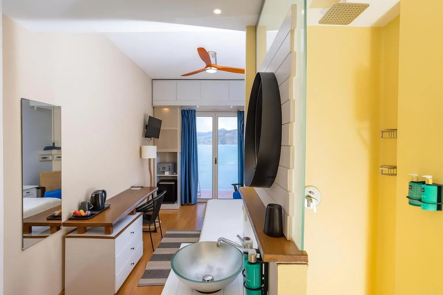 Photo of the whole room in Hotel Kalura