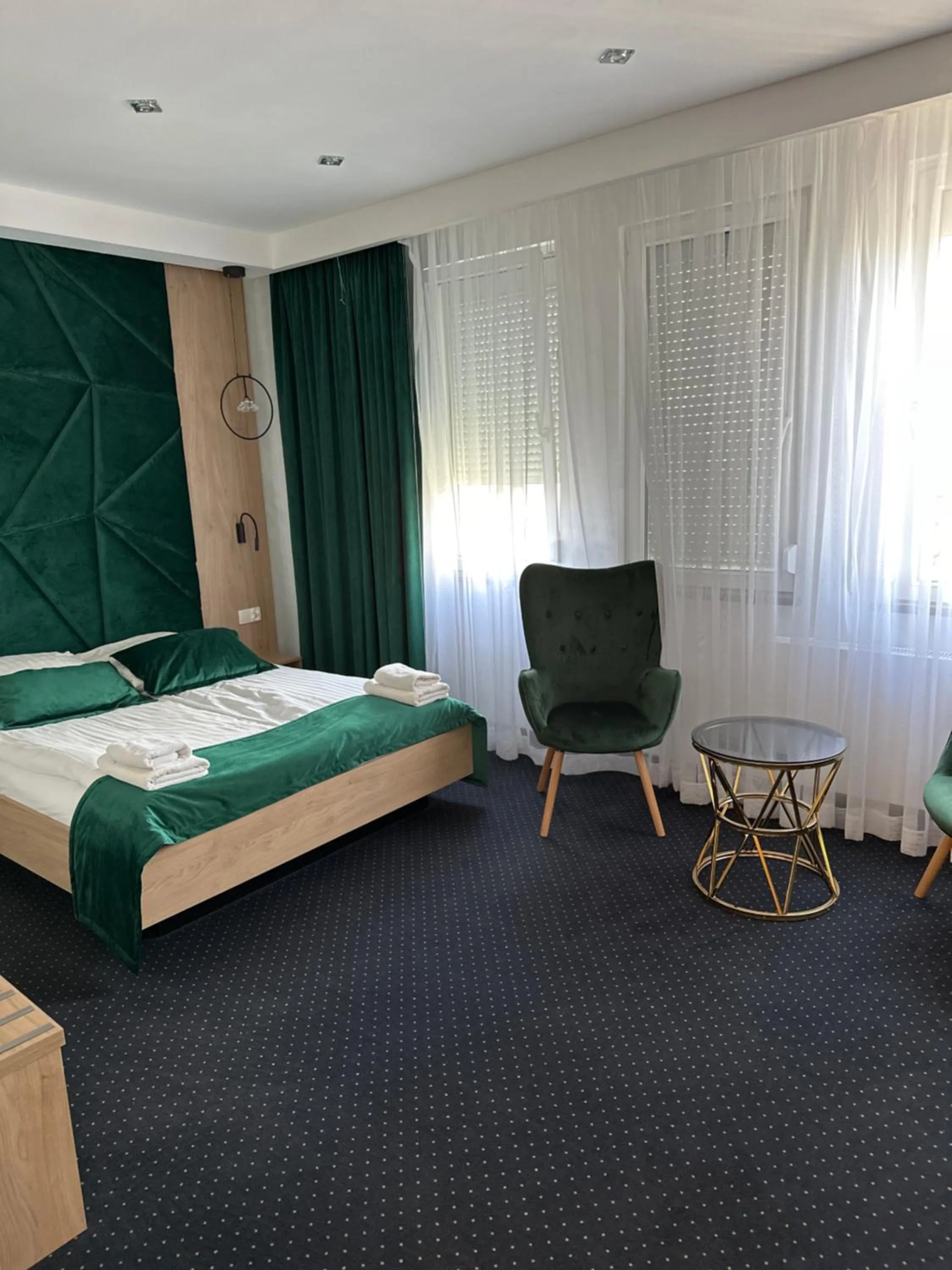 Bed in Diament i Brylant