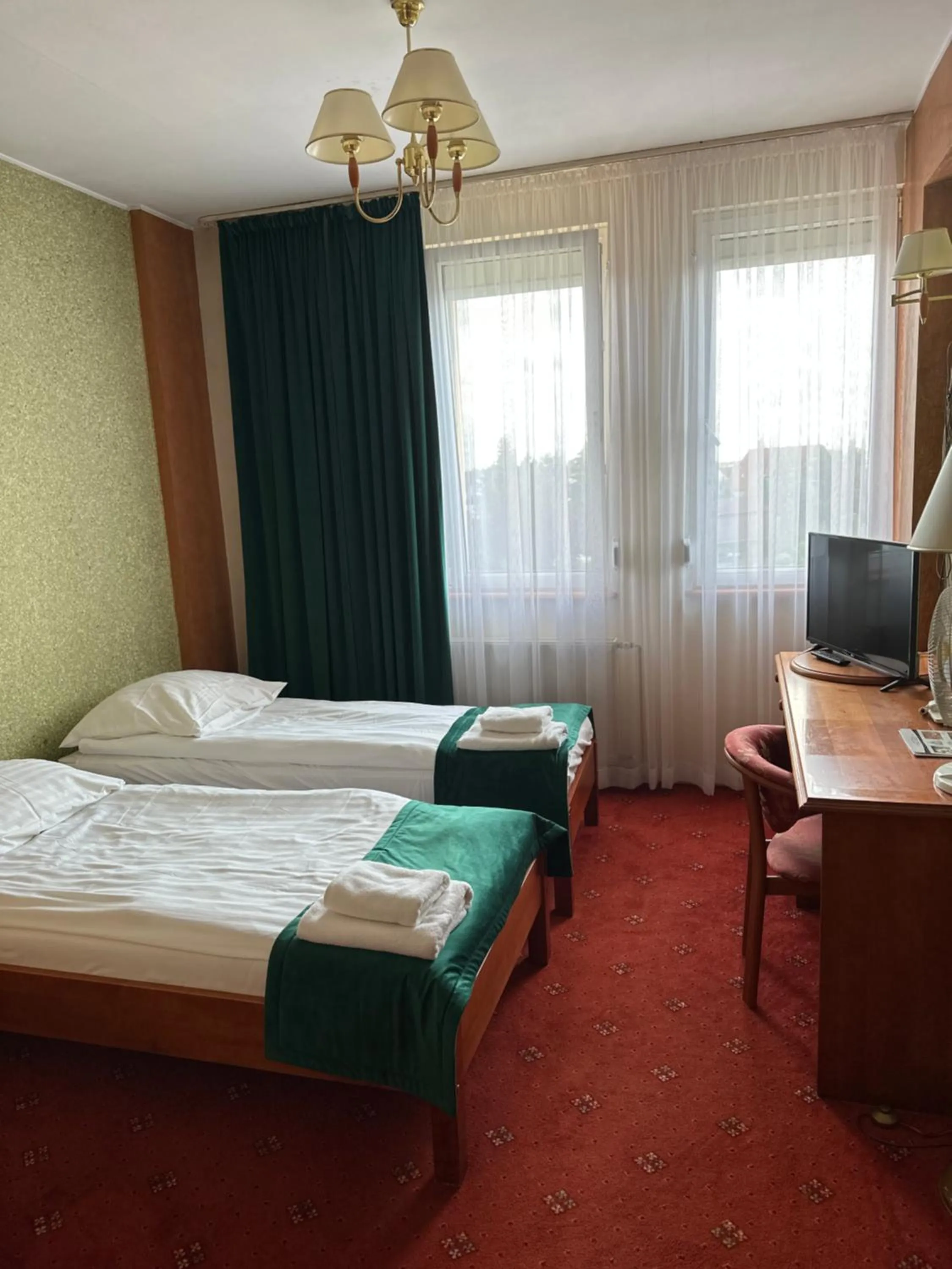 Bed in Diament i Brylant