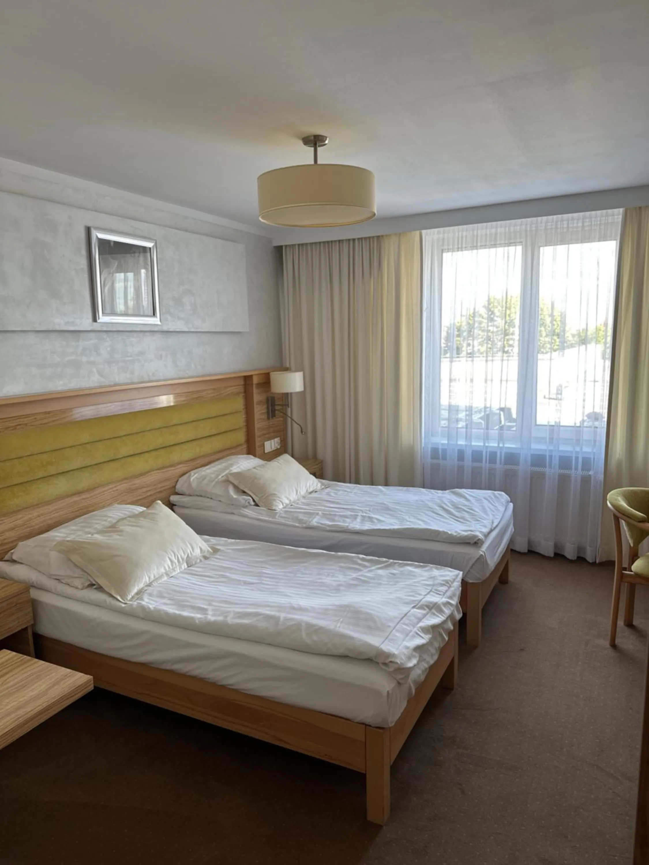 Bed in Diament i Brylant