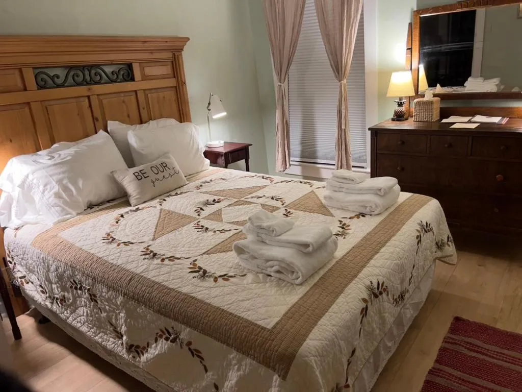 Bed in The Cornish Inn