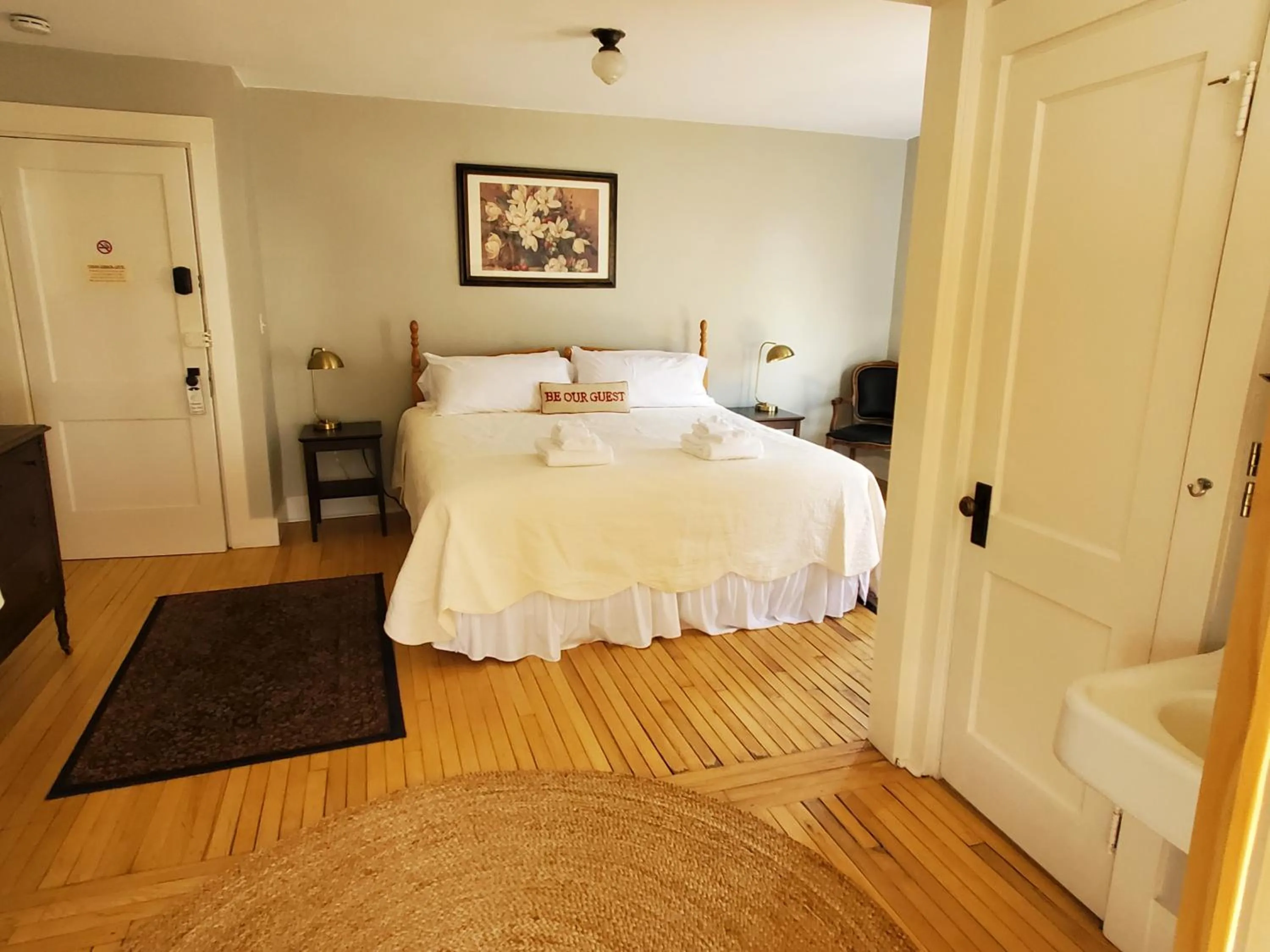 Bedroom in The Cornish Inn