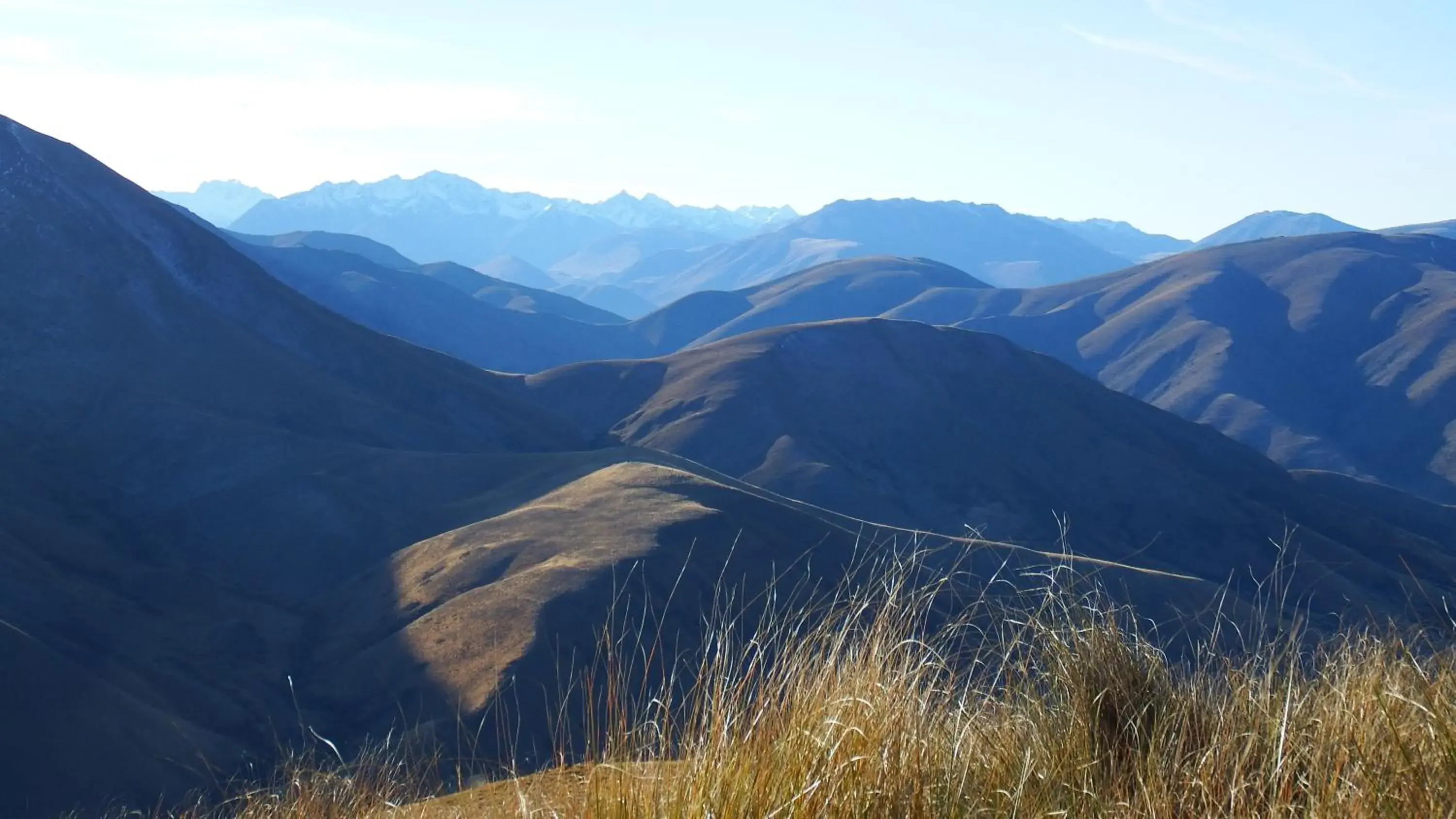 Mountain view in Dunstan Downs High Country Sheep Station Mountain view in Dunstan Downs High Country Sheep Station