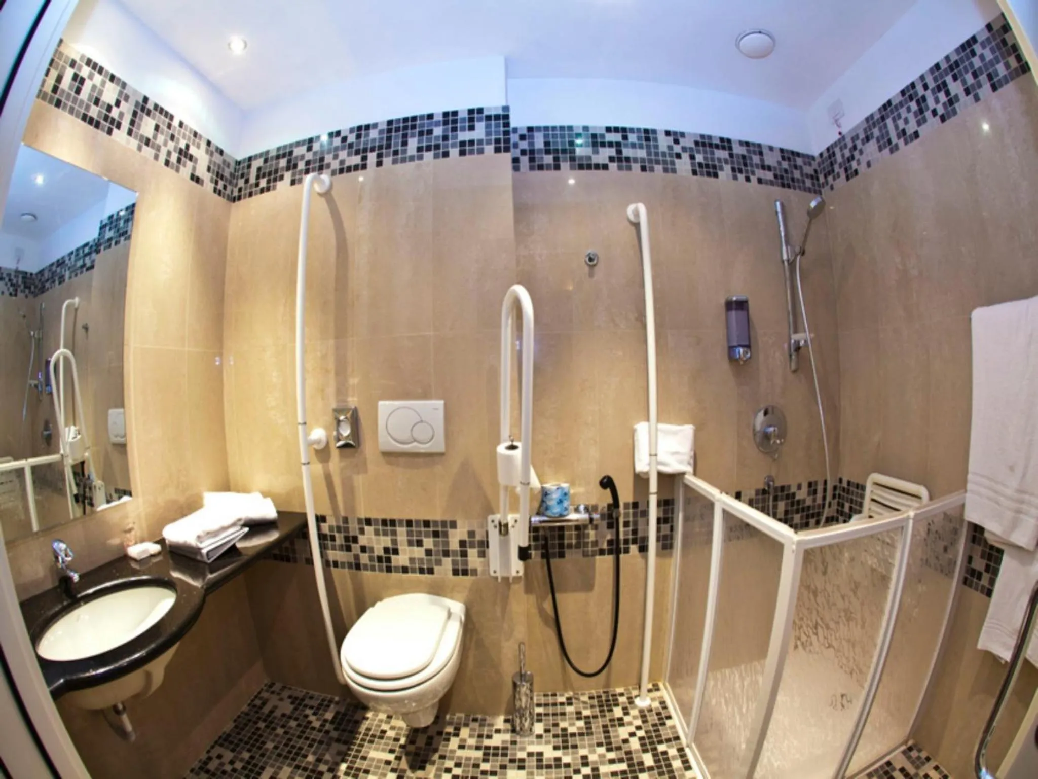 Bathroom in Mitico Hotel & Natural Spa