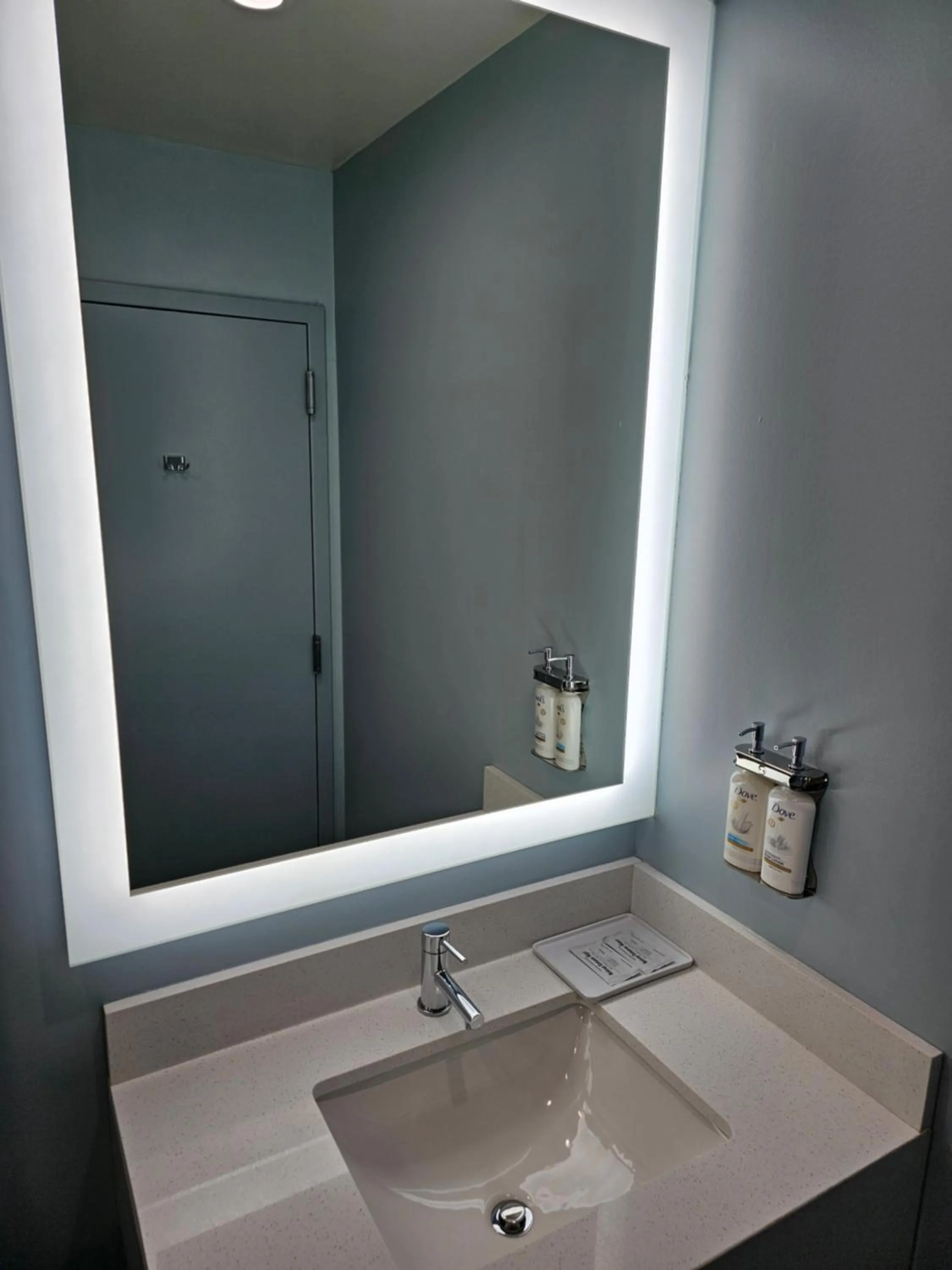 Bathroom in 112 Motel