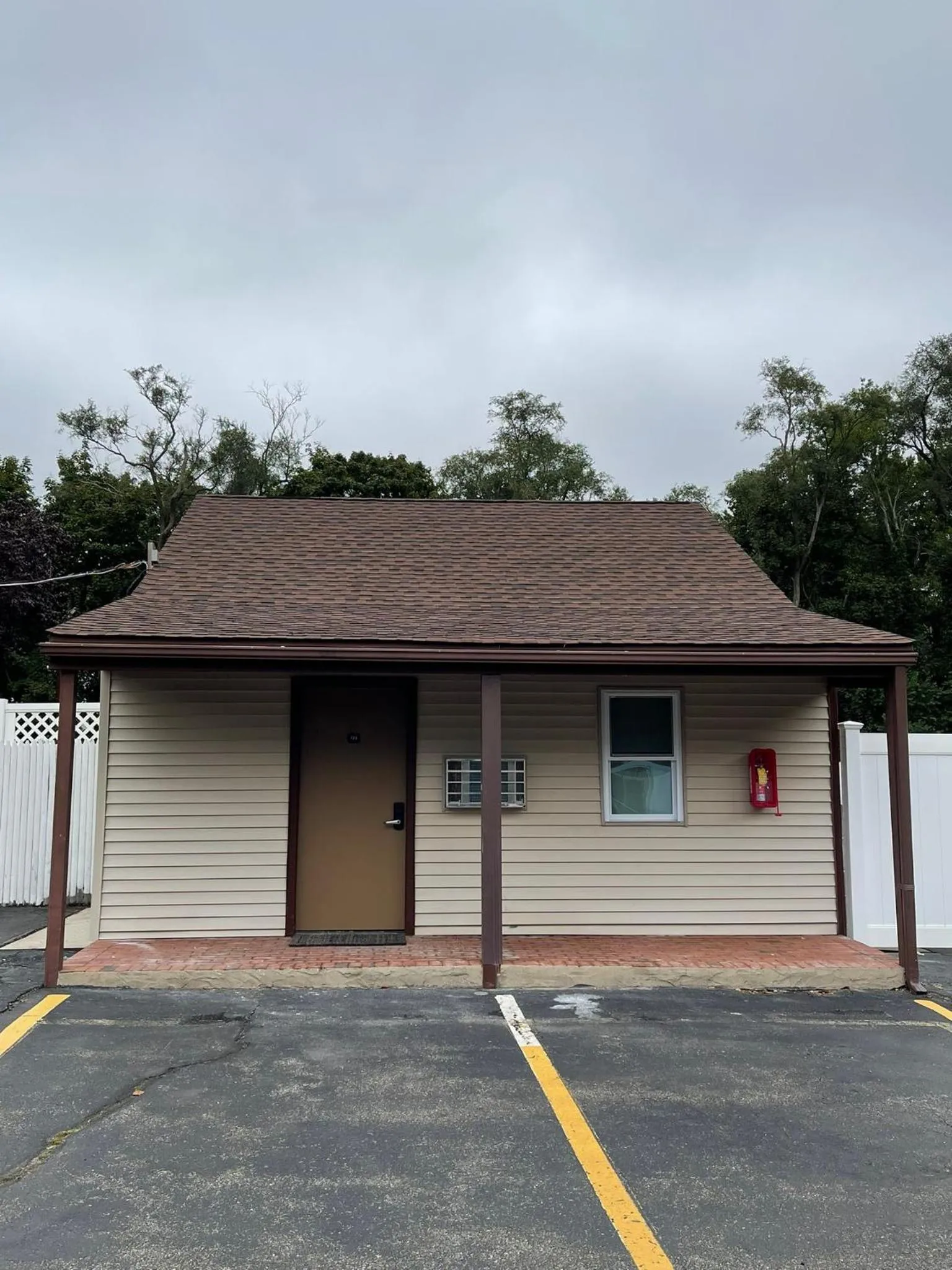 Property building in 112 Motel