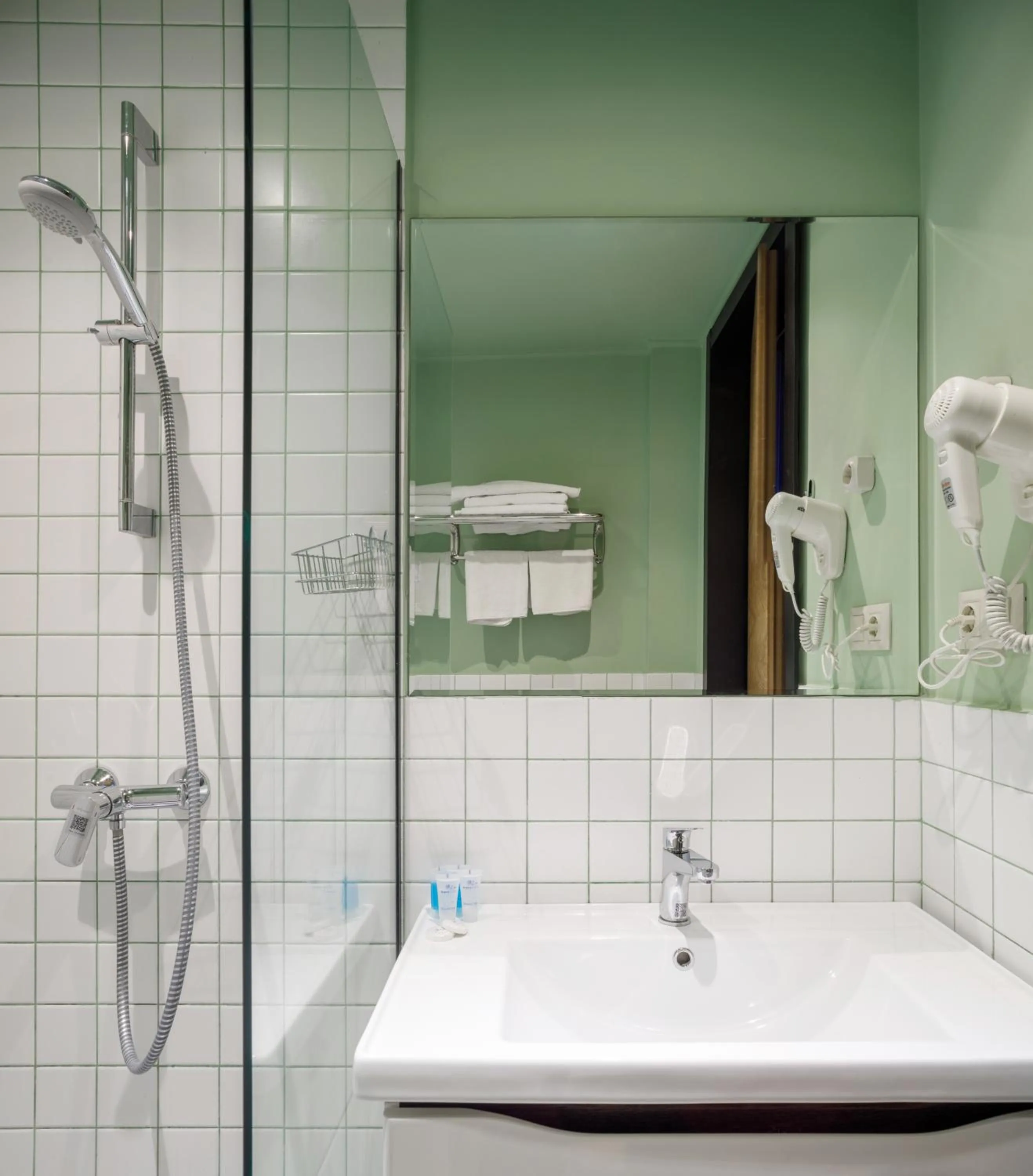 Shower in Address Inn