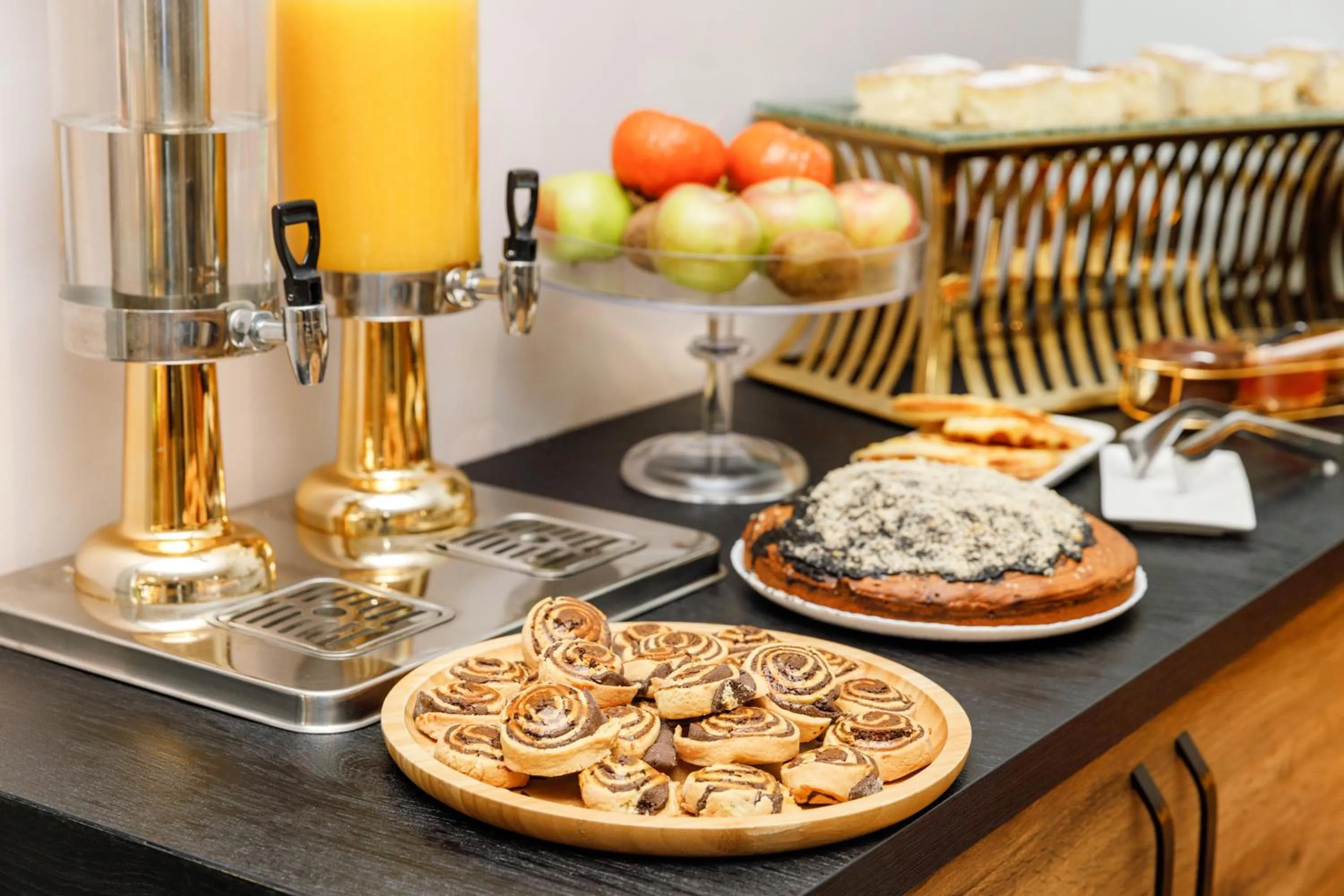 Food and drinks in Address Inn