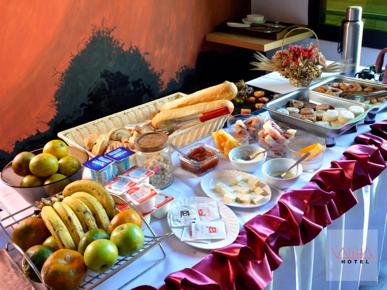 Restaurant/places to eat in Valiha Hotel Antananarivo