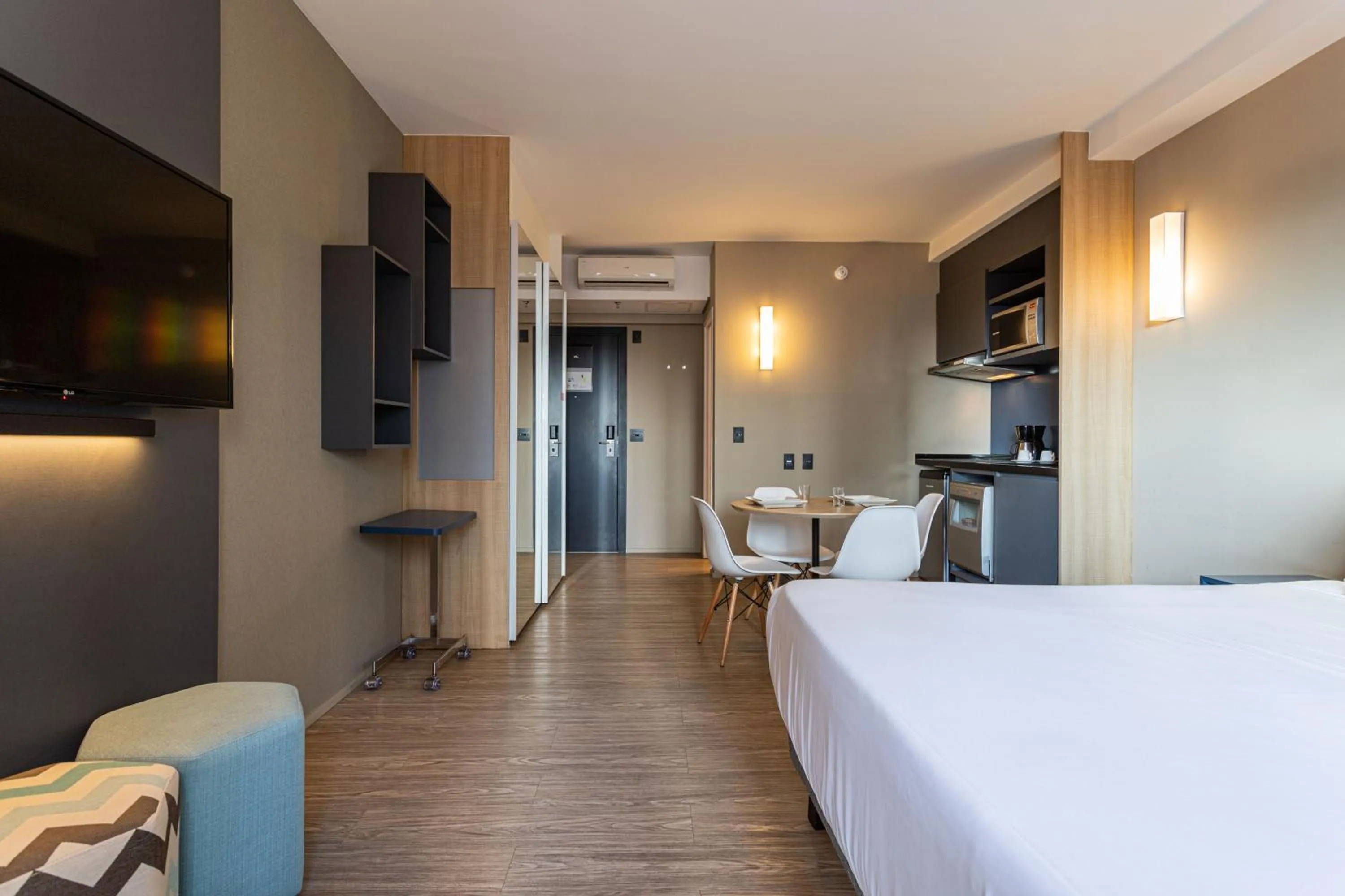 Bed in Charlie Alphaville