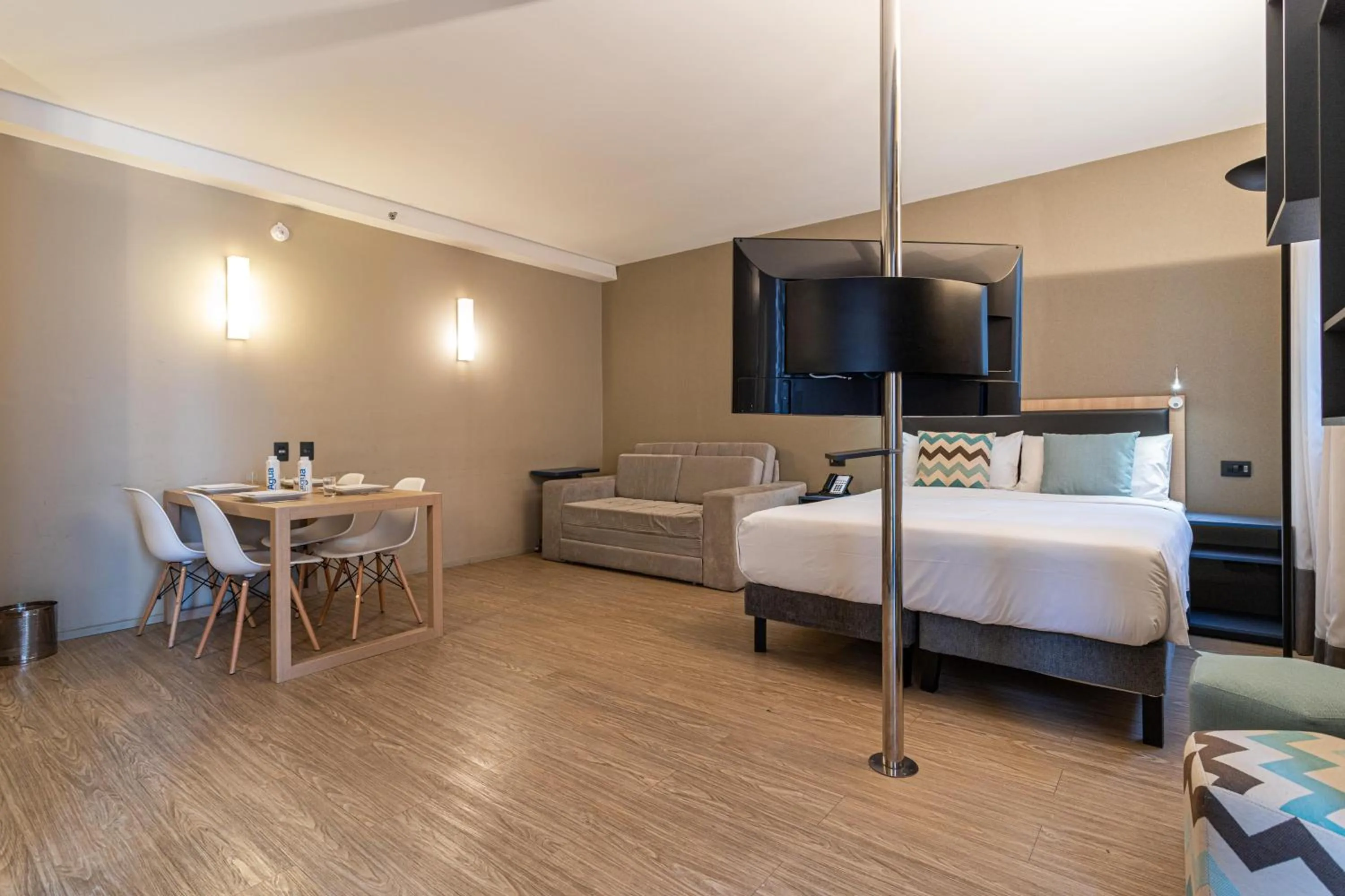 Bed in Charlie Alphaville