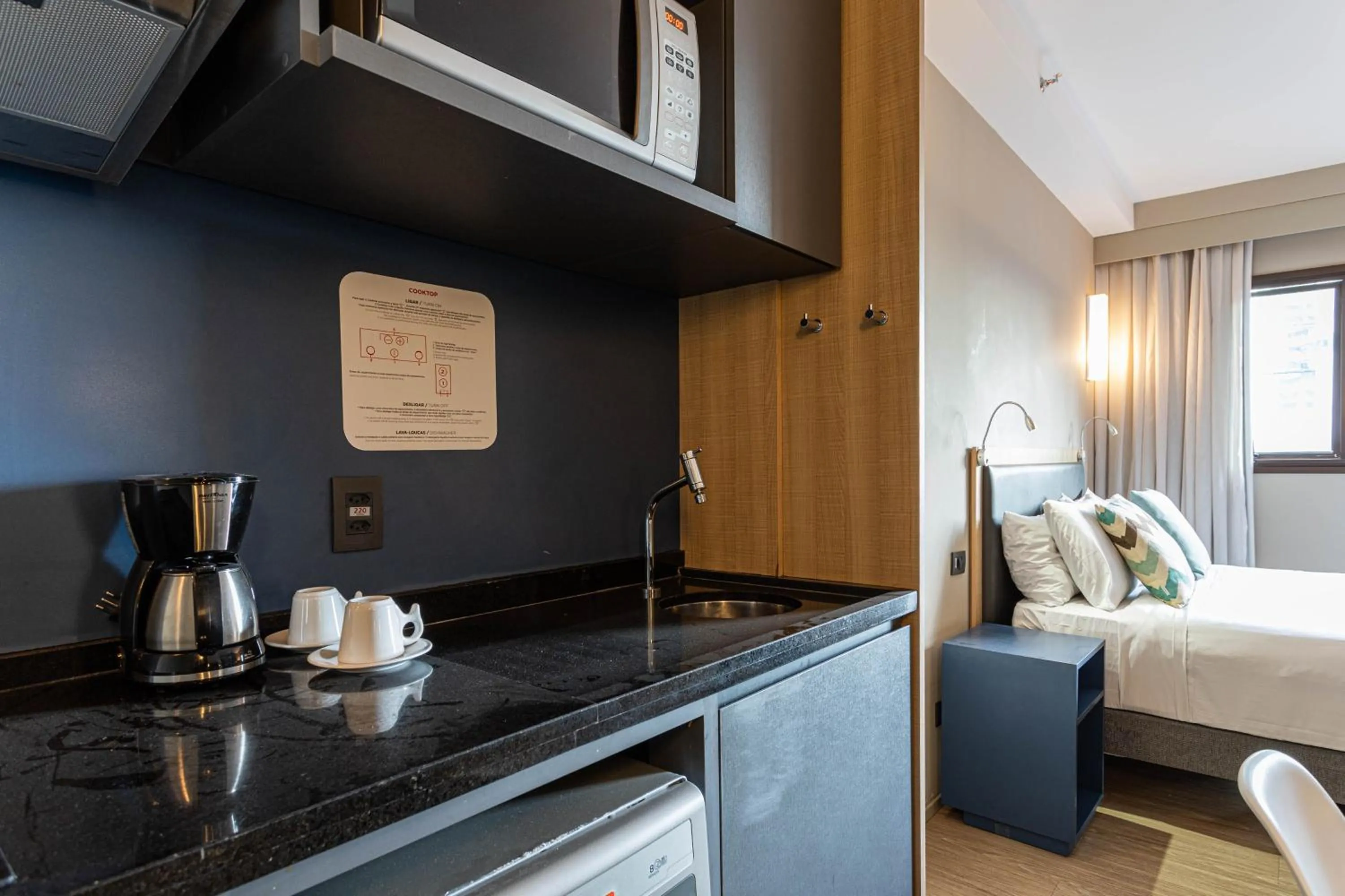 Day, Bed in Charlie Alphaville