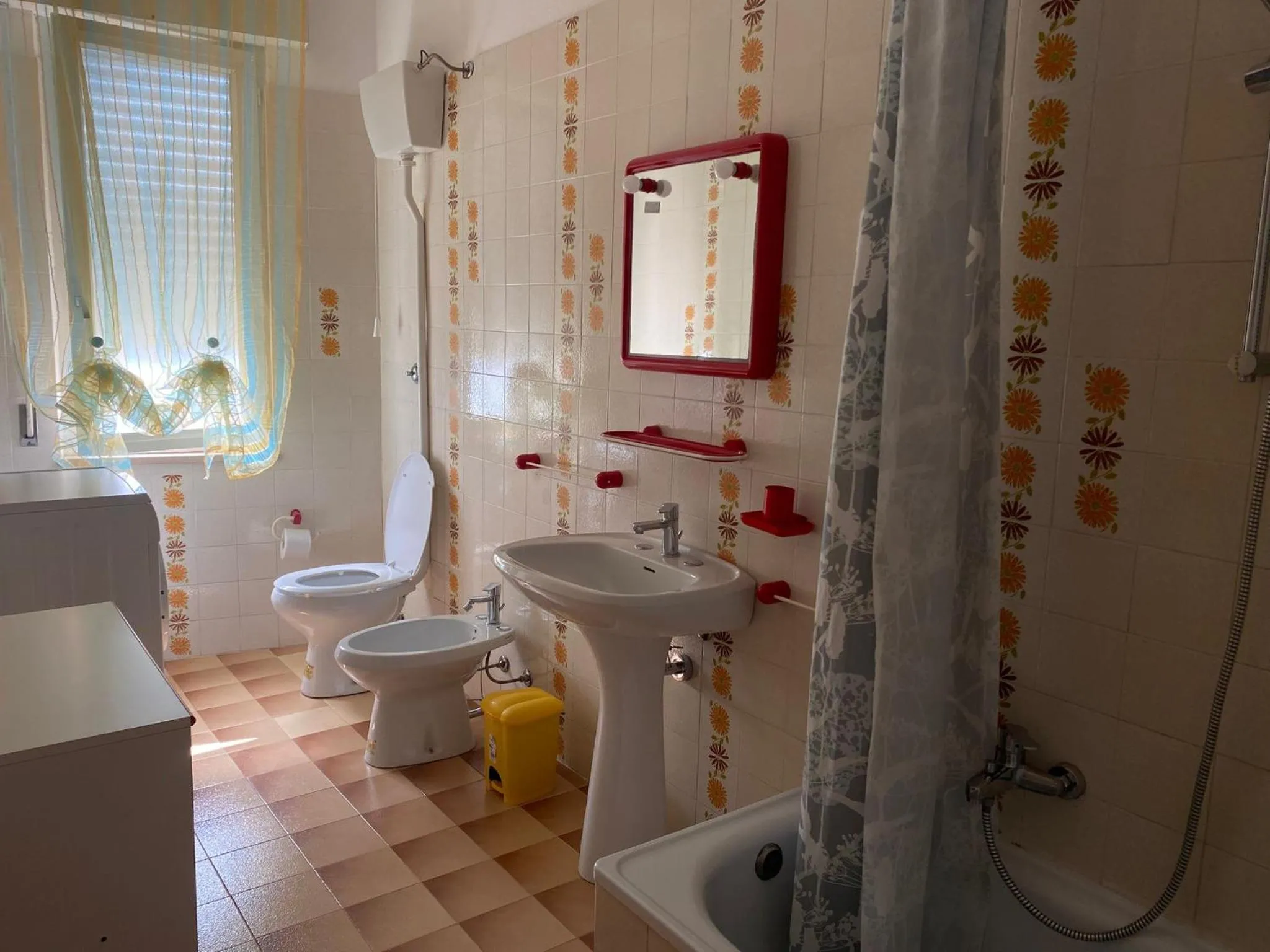 Shower in Cala di Seta Apartment - Rubino