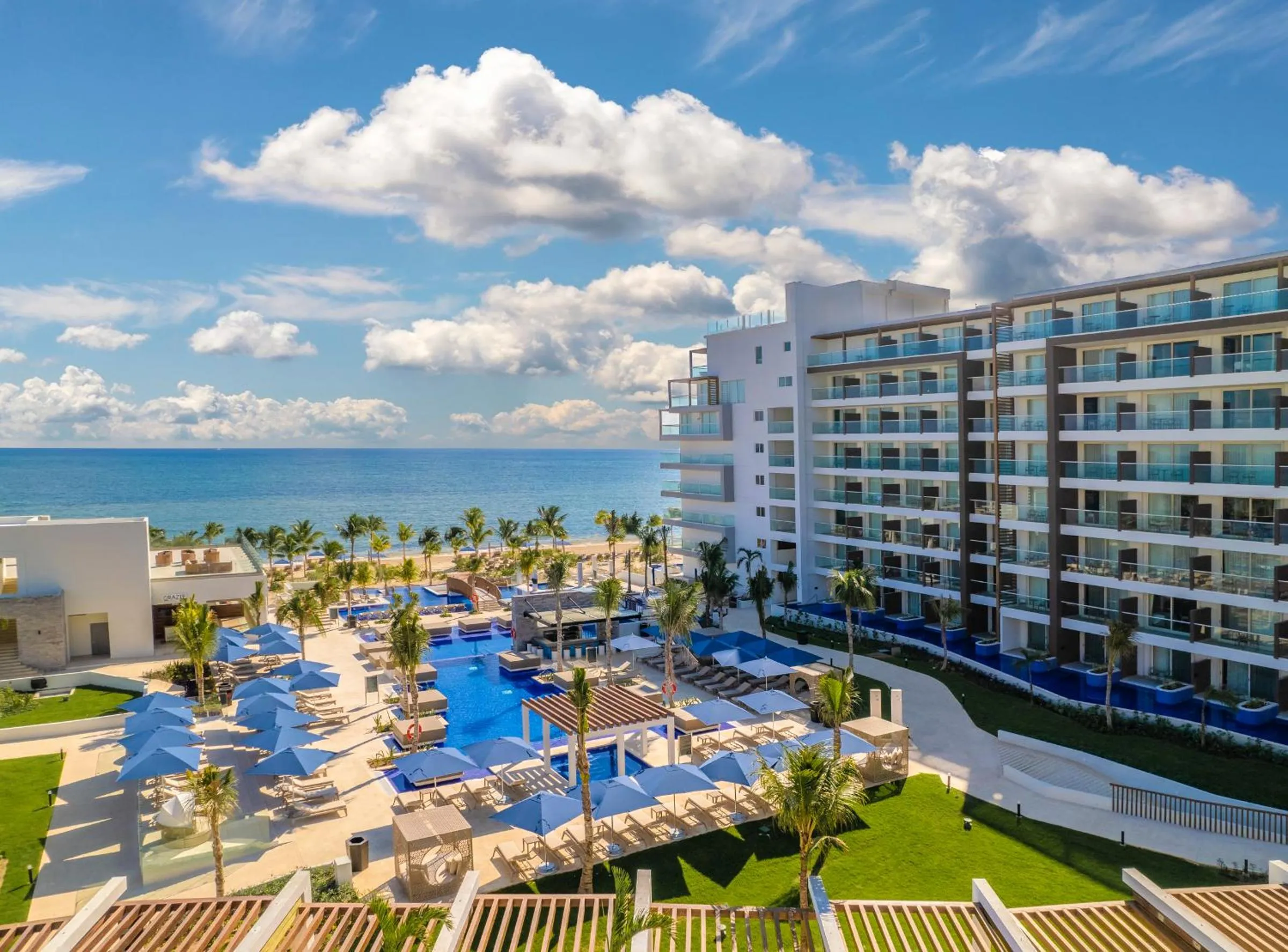 Pool view in Royalton Splash Riviera Cancun, An Autograph Collection All-Inclusive Resort
