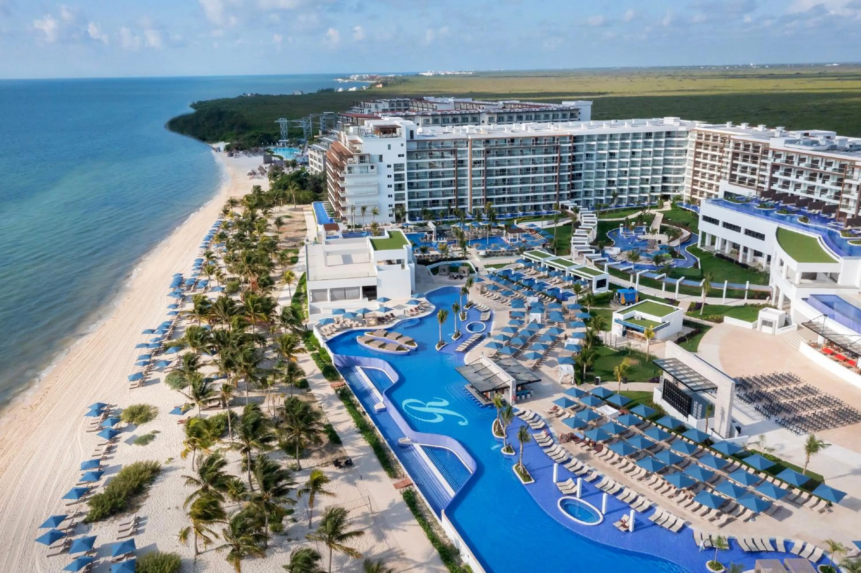 Property building in Royalton Splash Riviera Cancun, An Autograph Collection All-Inclusive Resort