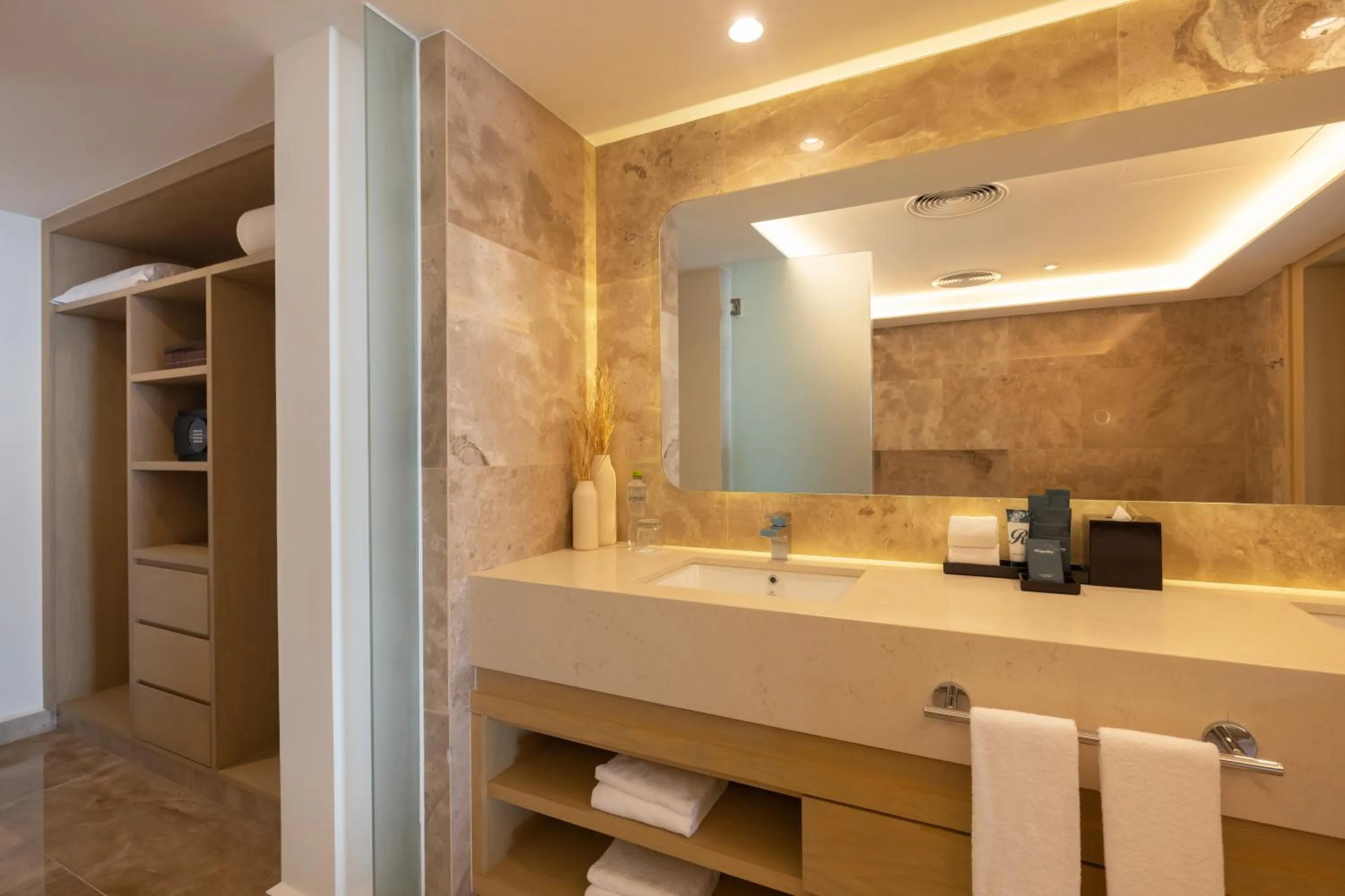 Balcony/Terrace in Royalton Splash Riviera Cancun, An Autograph Collection All-Inclusive Resort