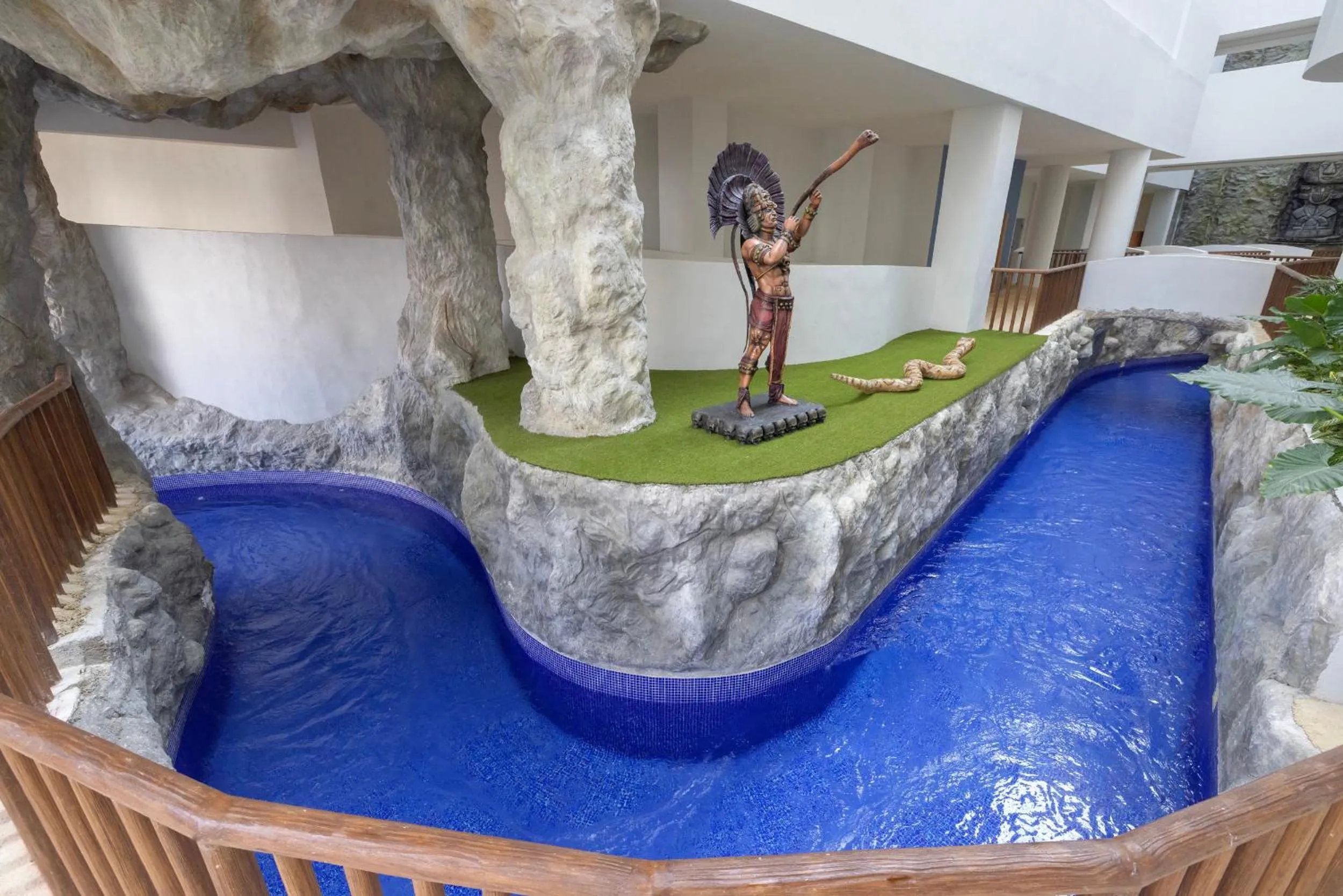 Pool view in Royalton Splash Riviera Cancun, An Autograph Collection All-Inclusive Resort