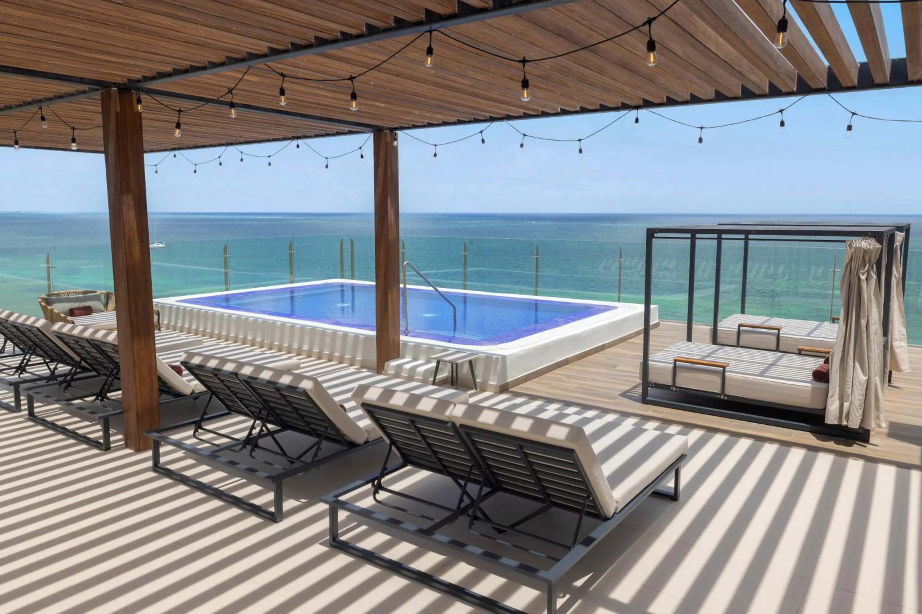 Balcony/Terrace in Royalton Splash Riviera Cancun, An Autograph Collection All-Inclusive Resort