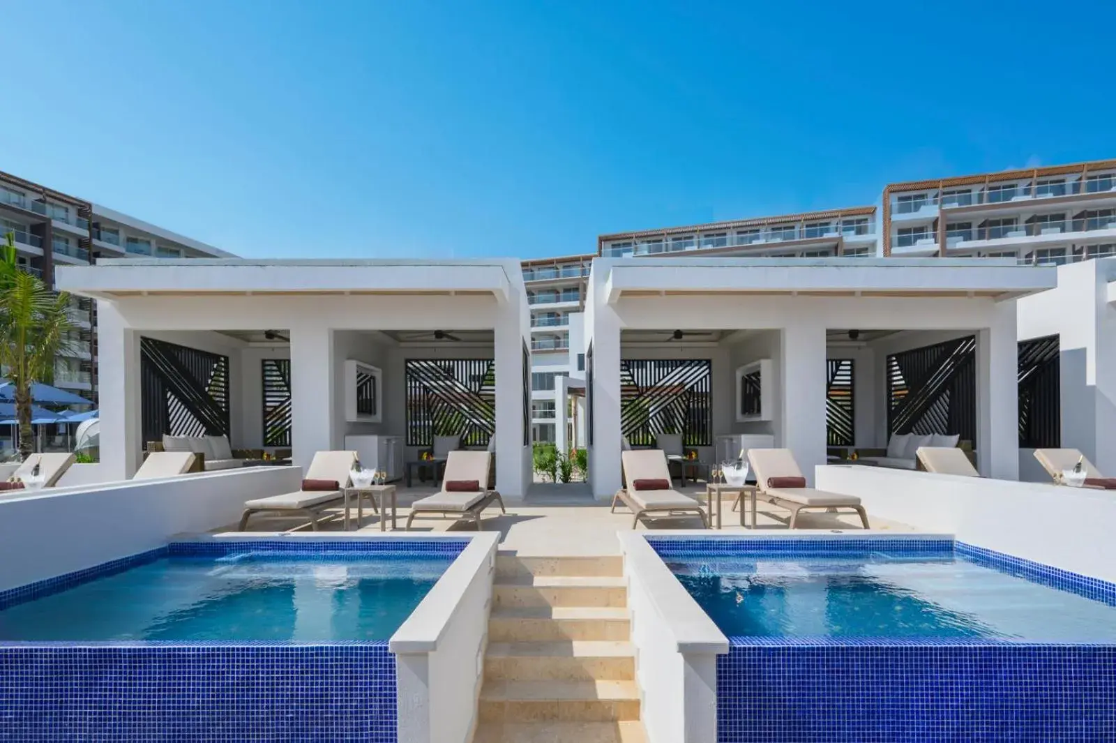 Swimming pool in Royalton Splash Riviera Cancun, An Autograph Collection All-Inclusive Resort Swimming pool in Royalton Splash Riviera Cancun, An Autograph Collection All-Inclusive Resort