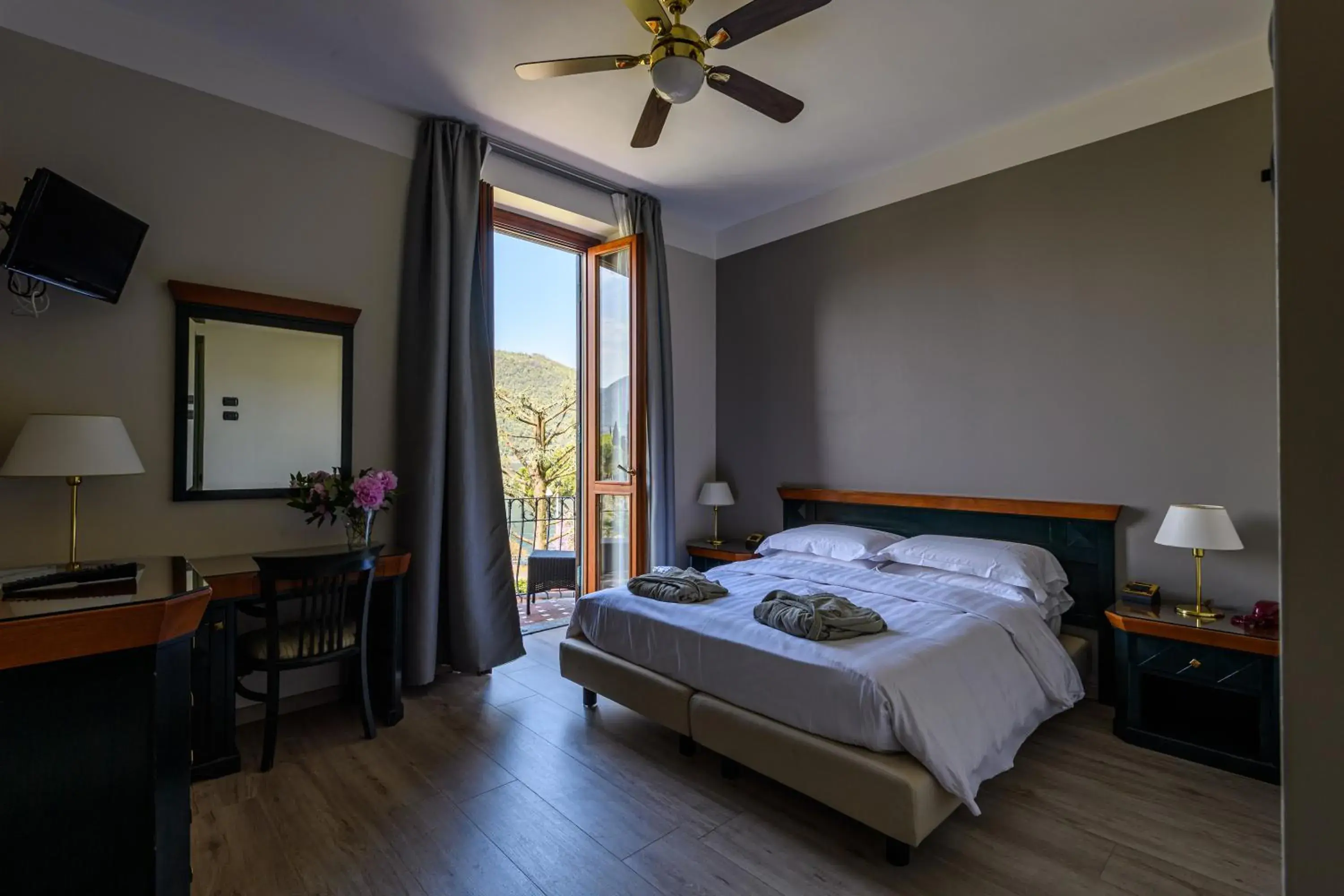 Deluxe Double Room with Balcony in Villa Kinzica Deluxe Double Room with Balcony in Villa Kinzica