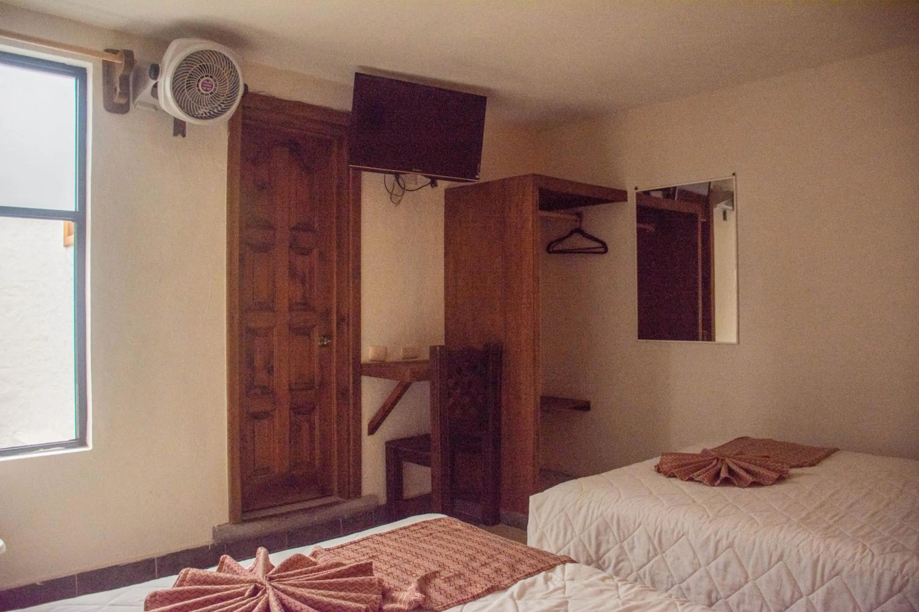 TV/Entertainment Center in Hotel Real del Carmen - Ideal para familias y parejas