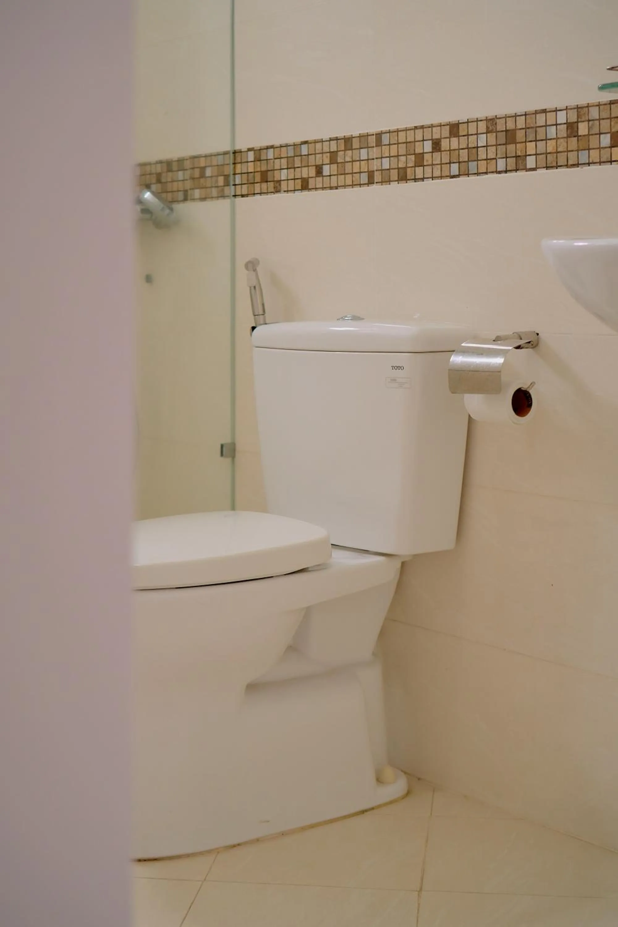 Shower in Anh Truc House - Near Front Beach