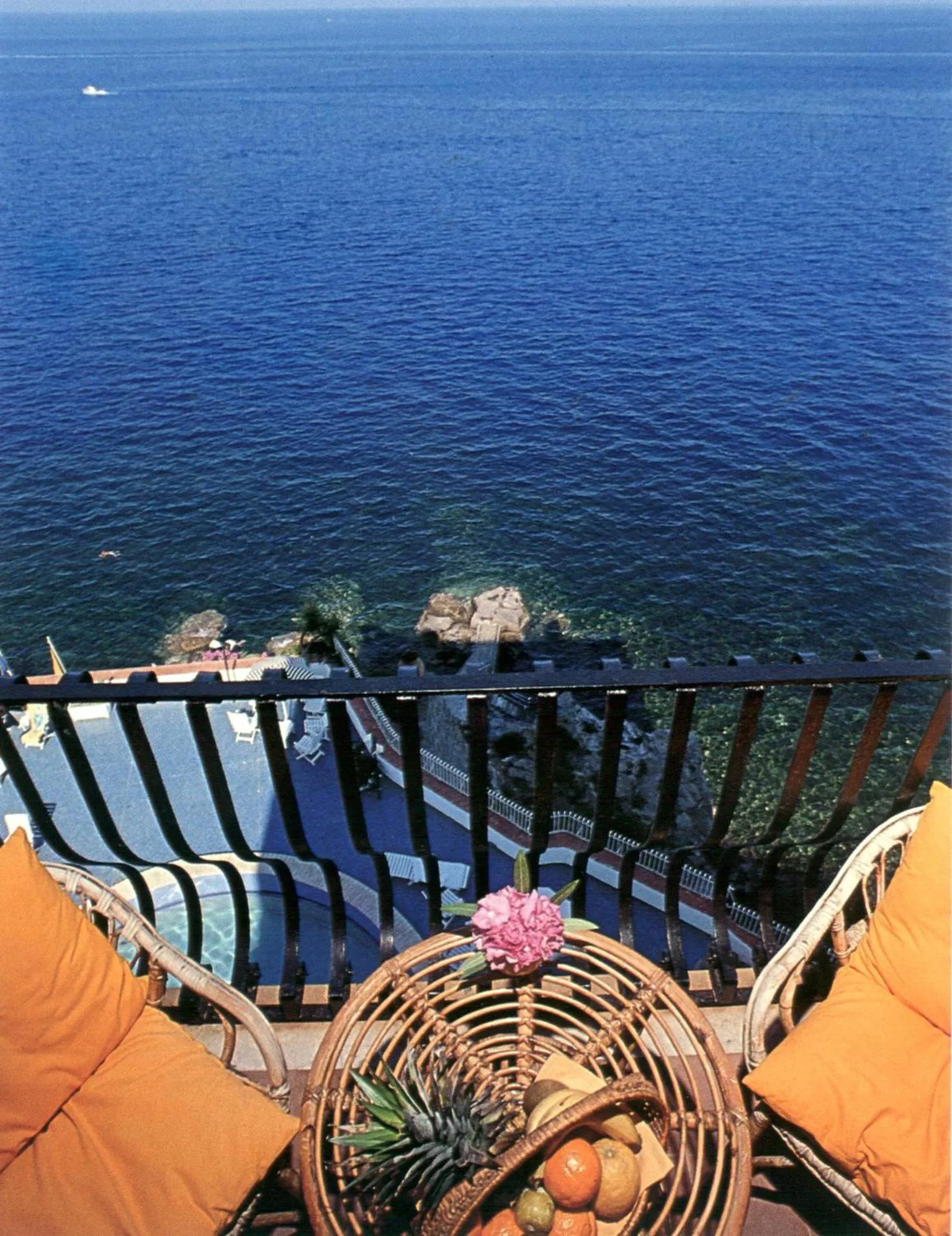 Day in Hotel Carasco