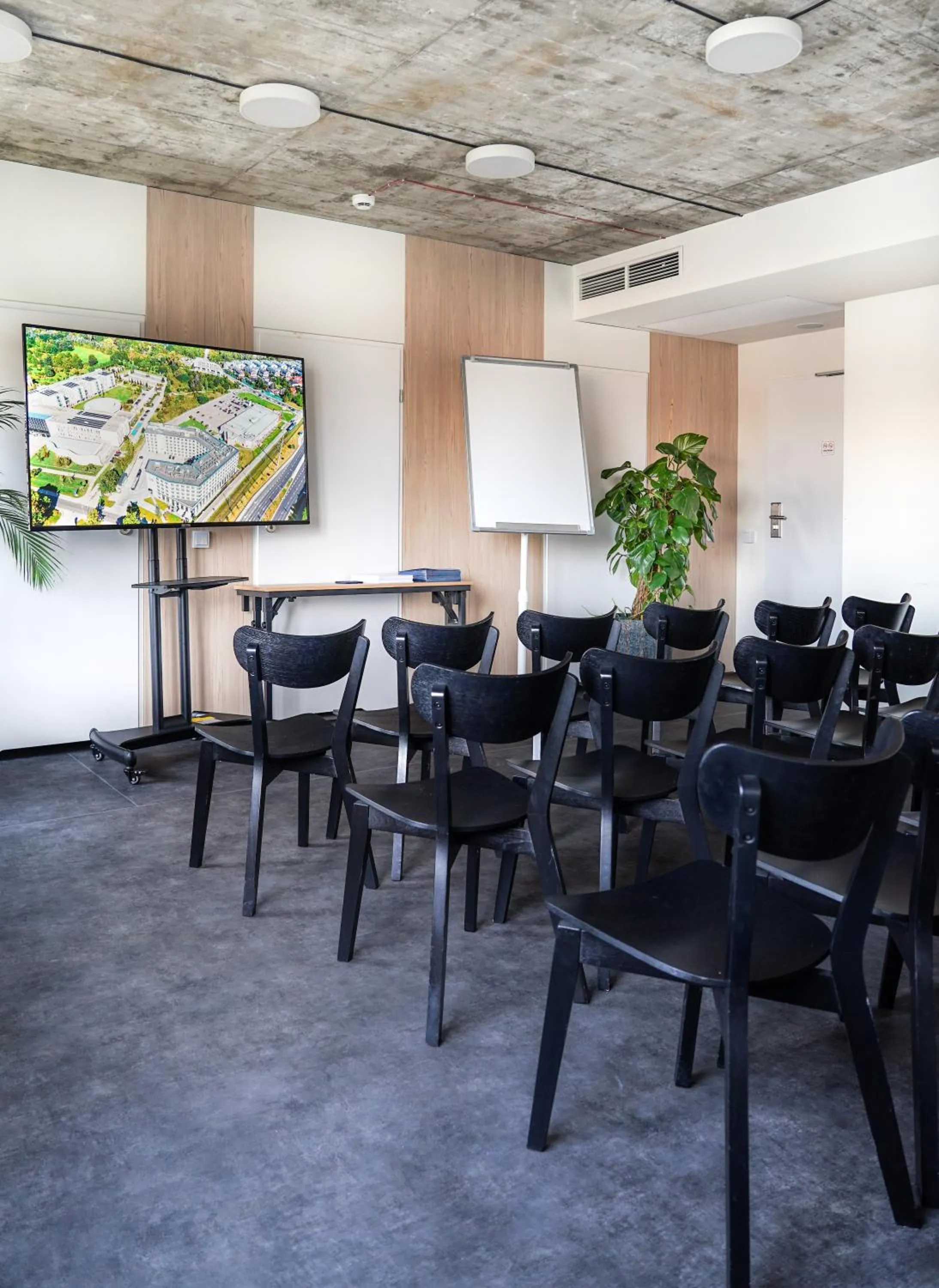 Meeting/conference room in Easy One Premium Art