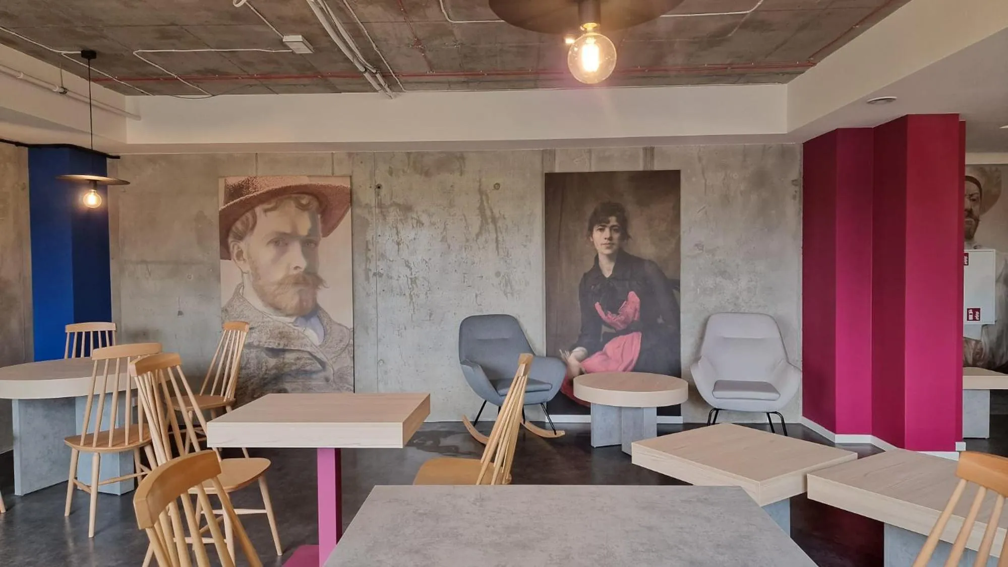 Communal lounge/ TV room in Easy One Premium Art