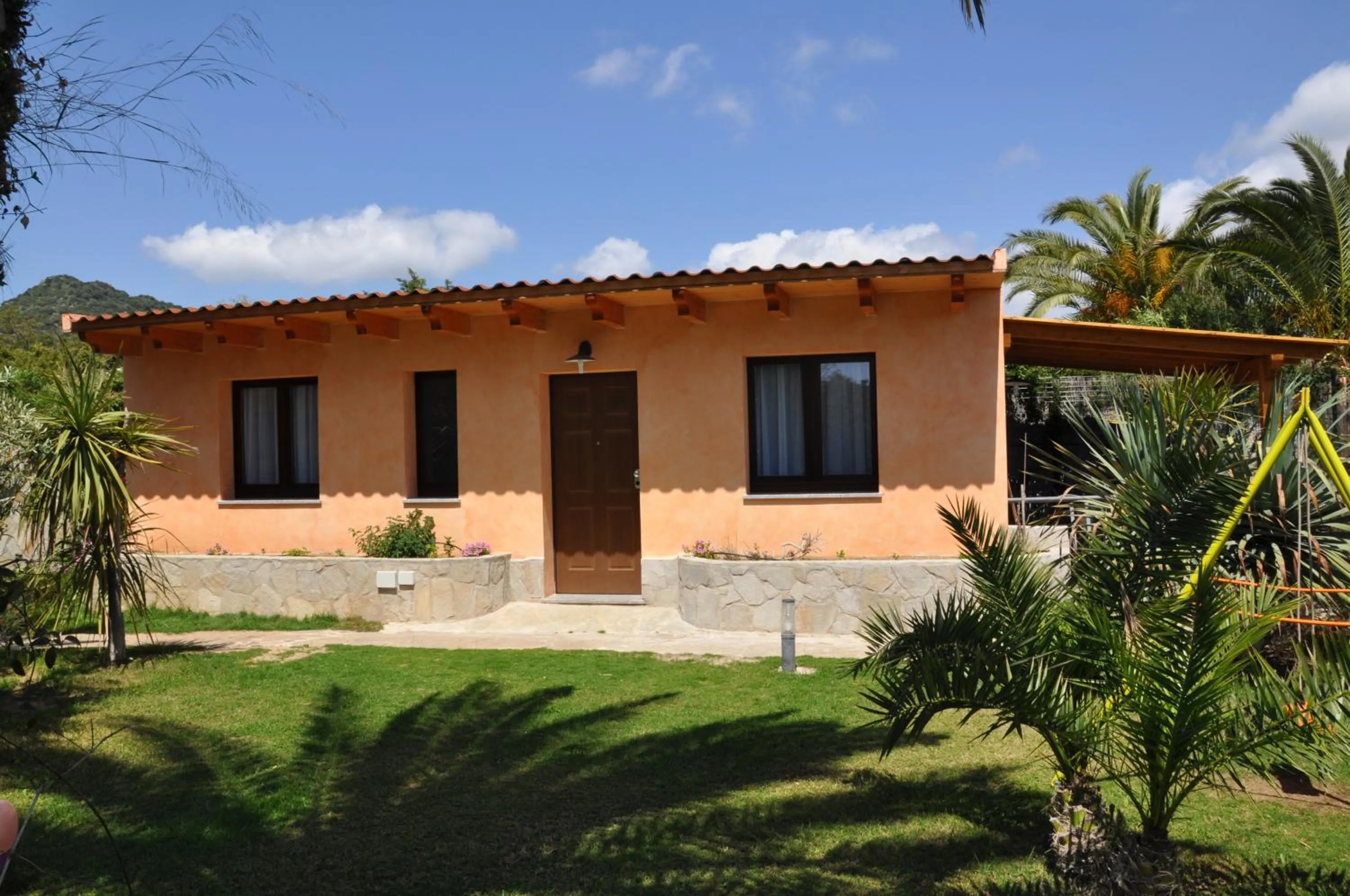 Facade/entrance in Palm Village