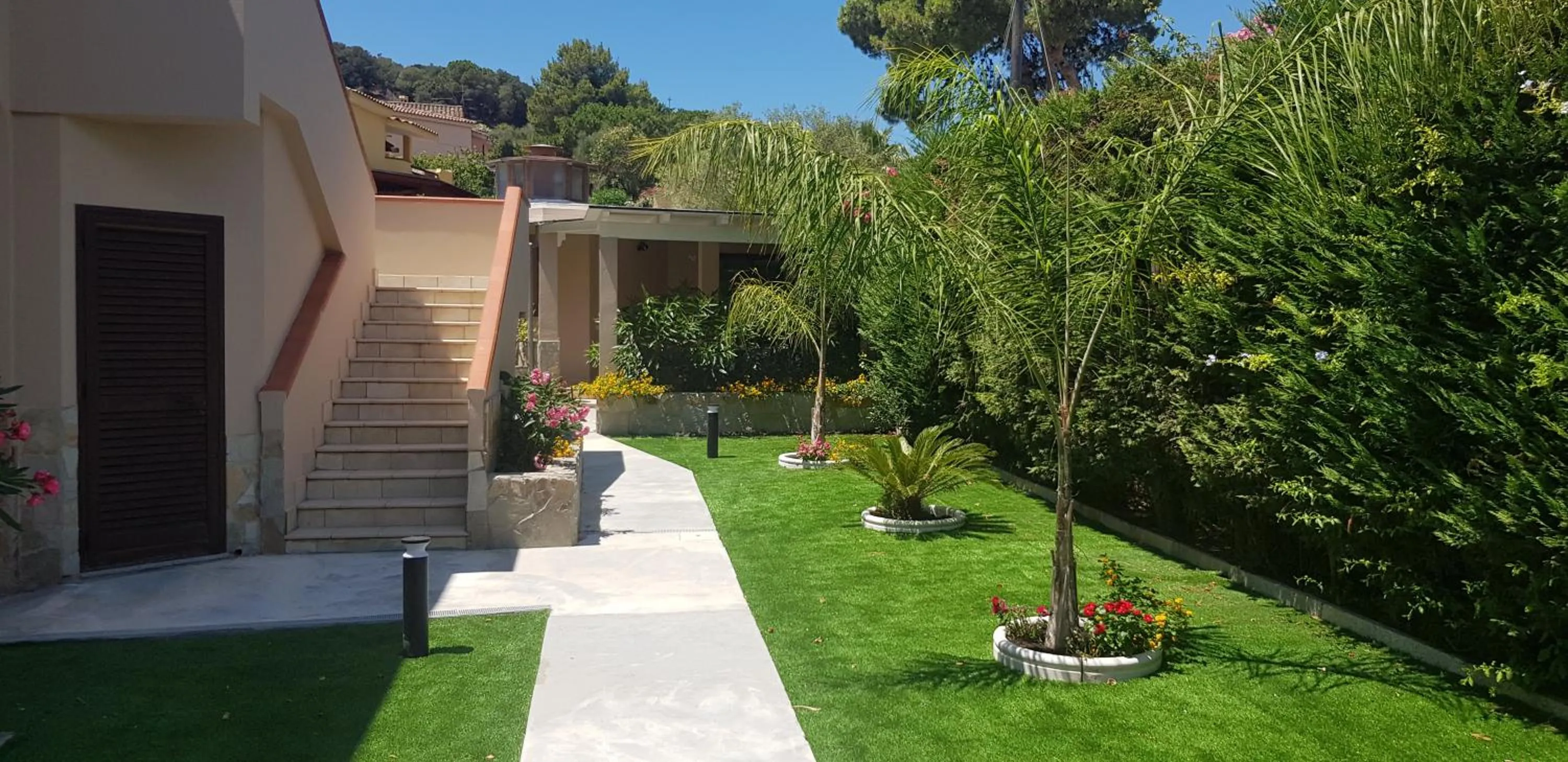 Garden in Palm Village