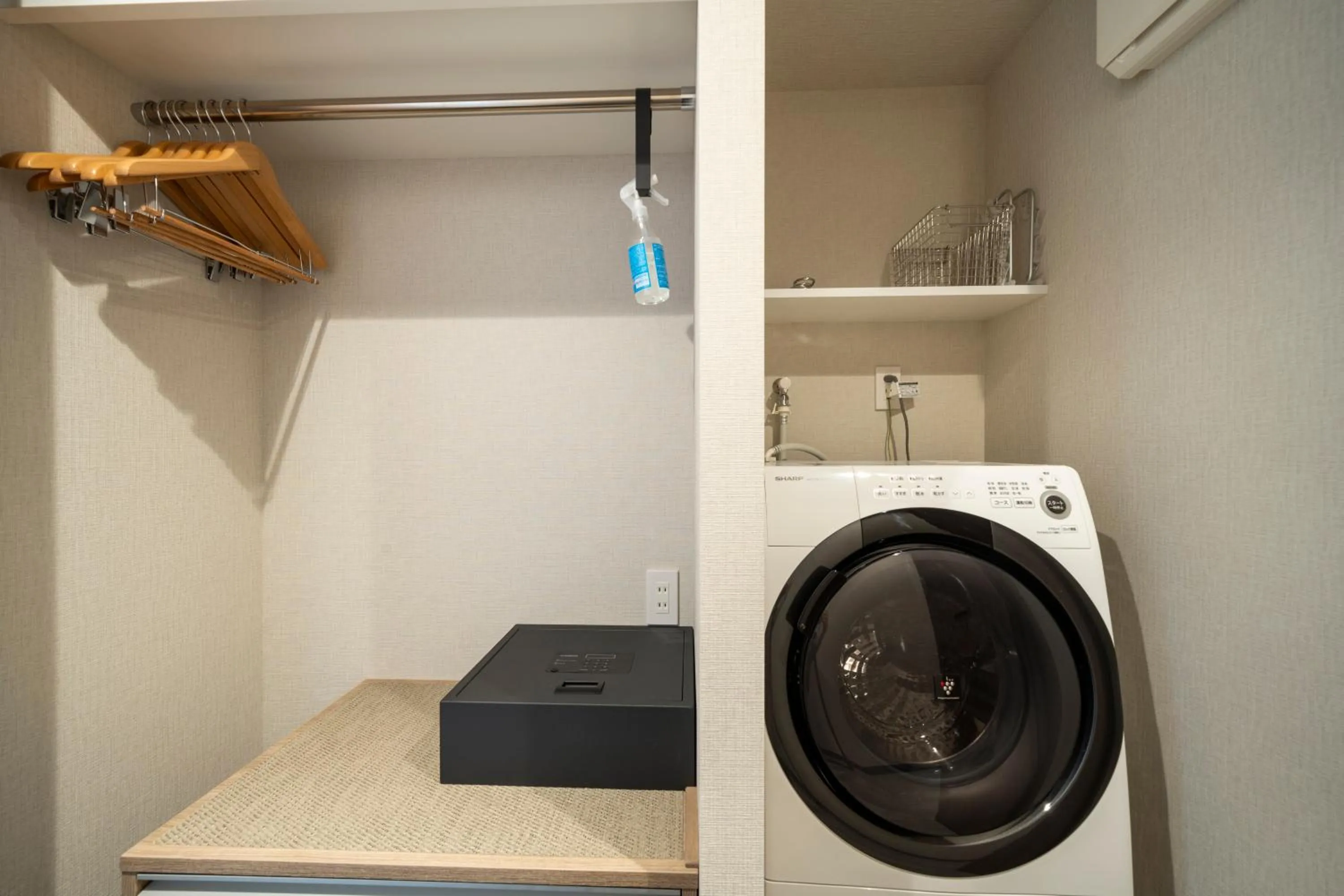 washing machine in KOKO HOTEL Residence Asakusa Tawaramachi