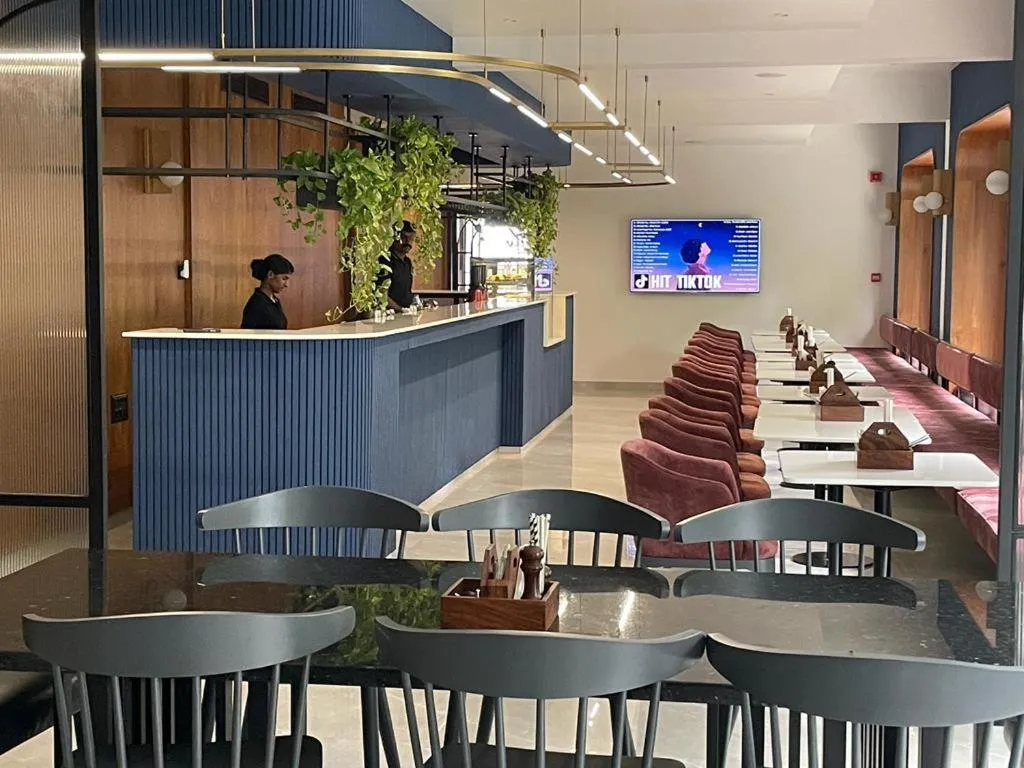 Restaurant/places to eat in TGR SUITES