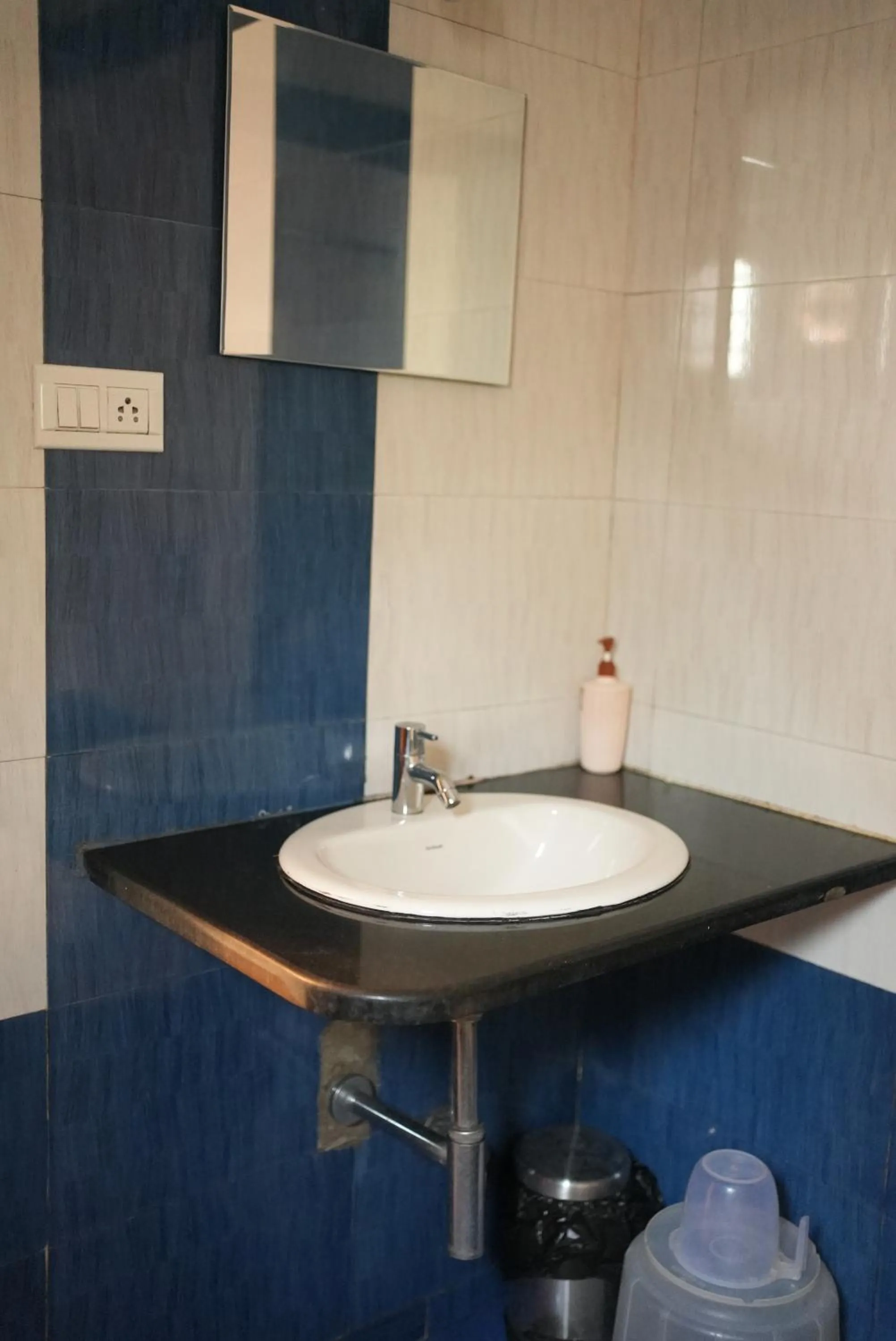 Bathroom in Deva Maani Coorg Nature View