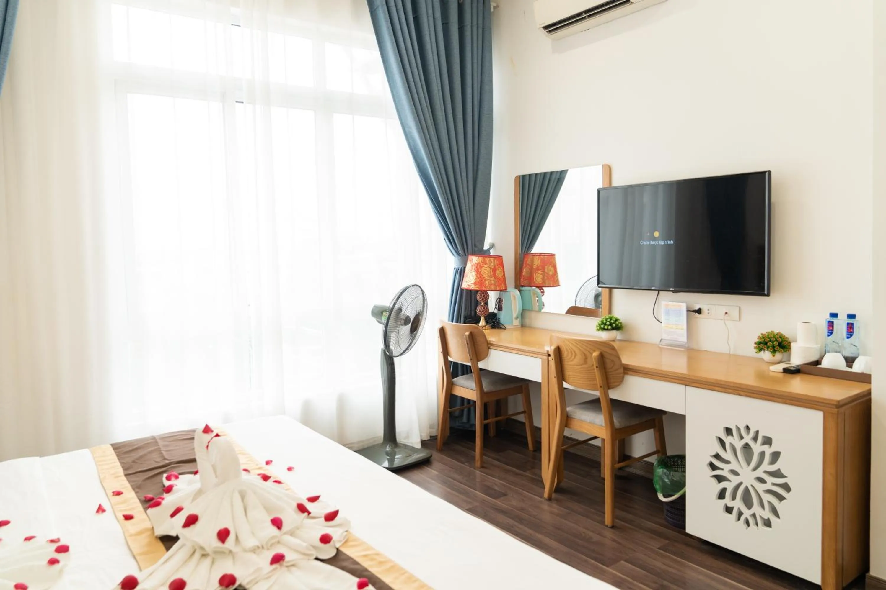 TV and multimedia, Bed in Korea 2 Hotel Bac Giang