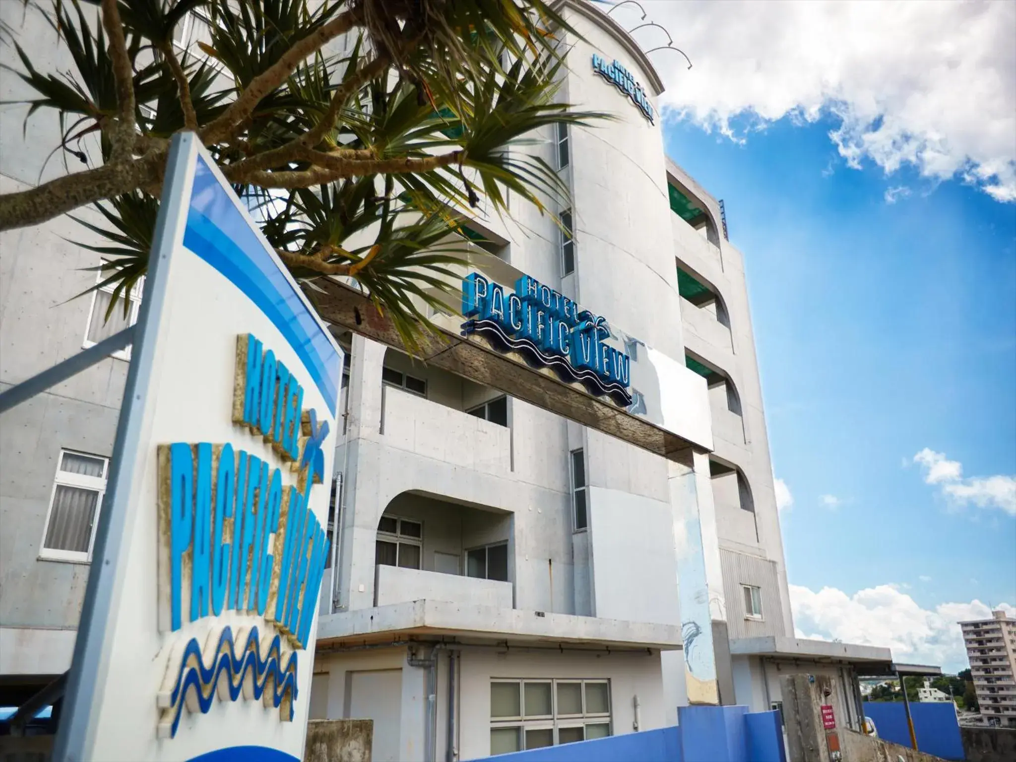 Property building in HOTEL PACIFIC VIEW Rental car included & pet-friendly Property building in HOTEL PACIFIC VIEW Rental car included & pet-friendly