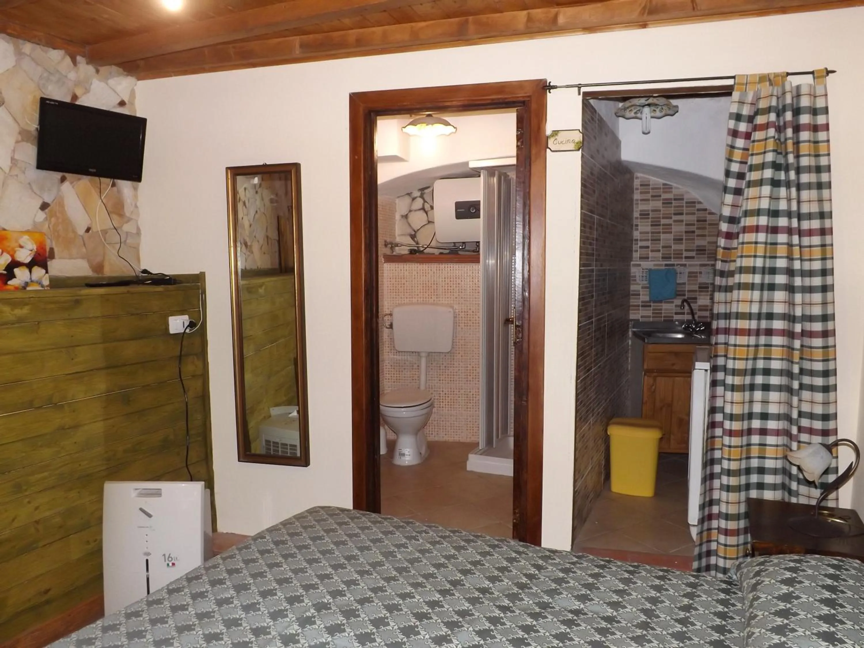 Photo of the whole room in Albergo Diffuso Borgo Santa Caterina "Vintage"