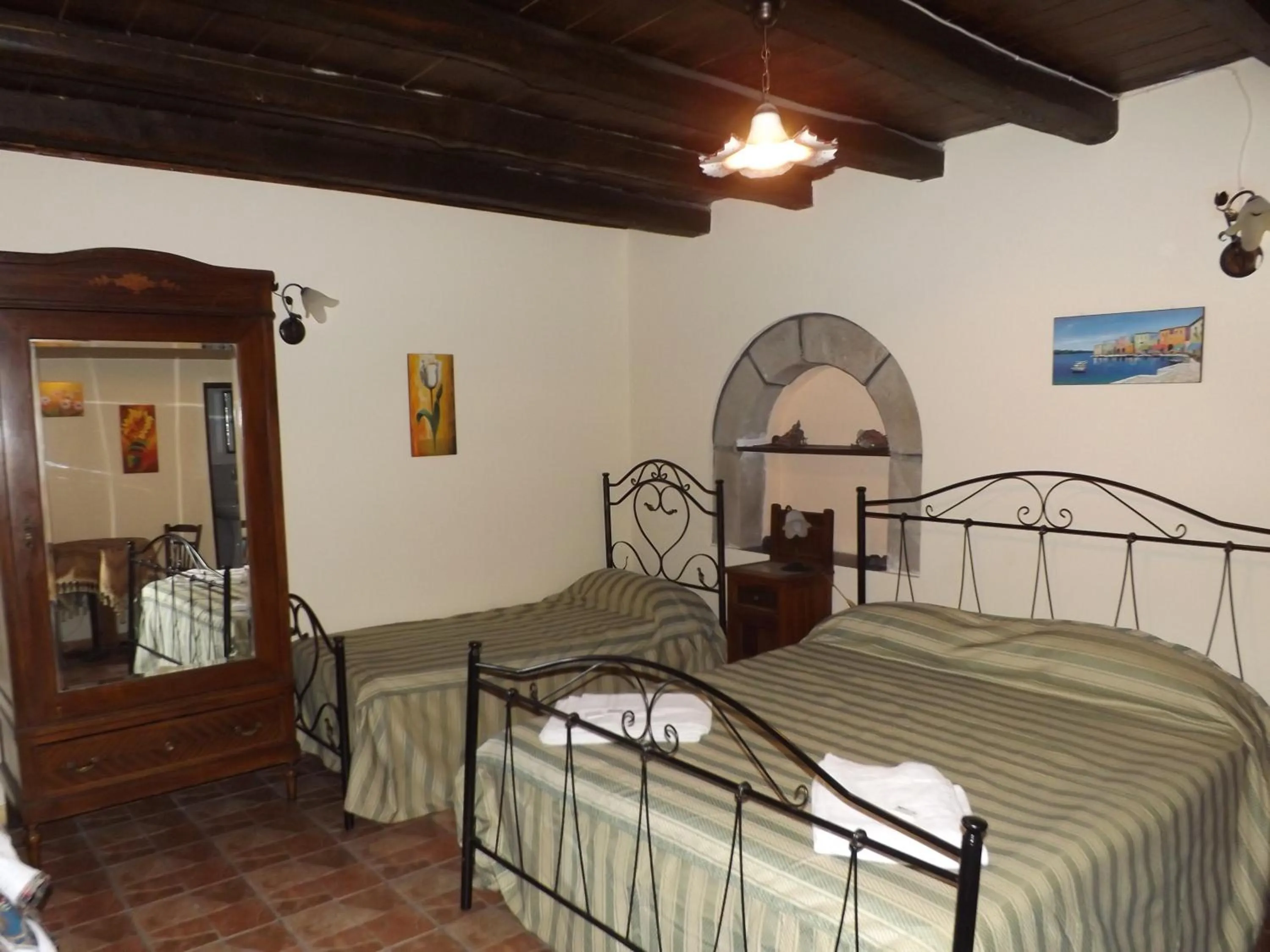 Photo of the whole room, Bed in Albergo Diffuso Borgo Santa Caterina "Vintage"