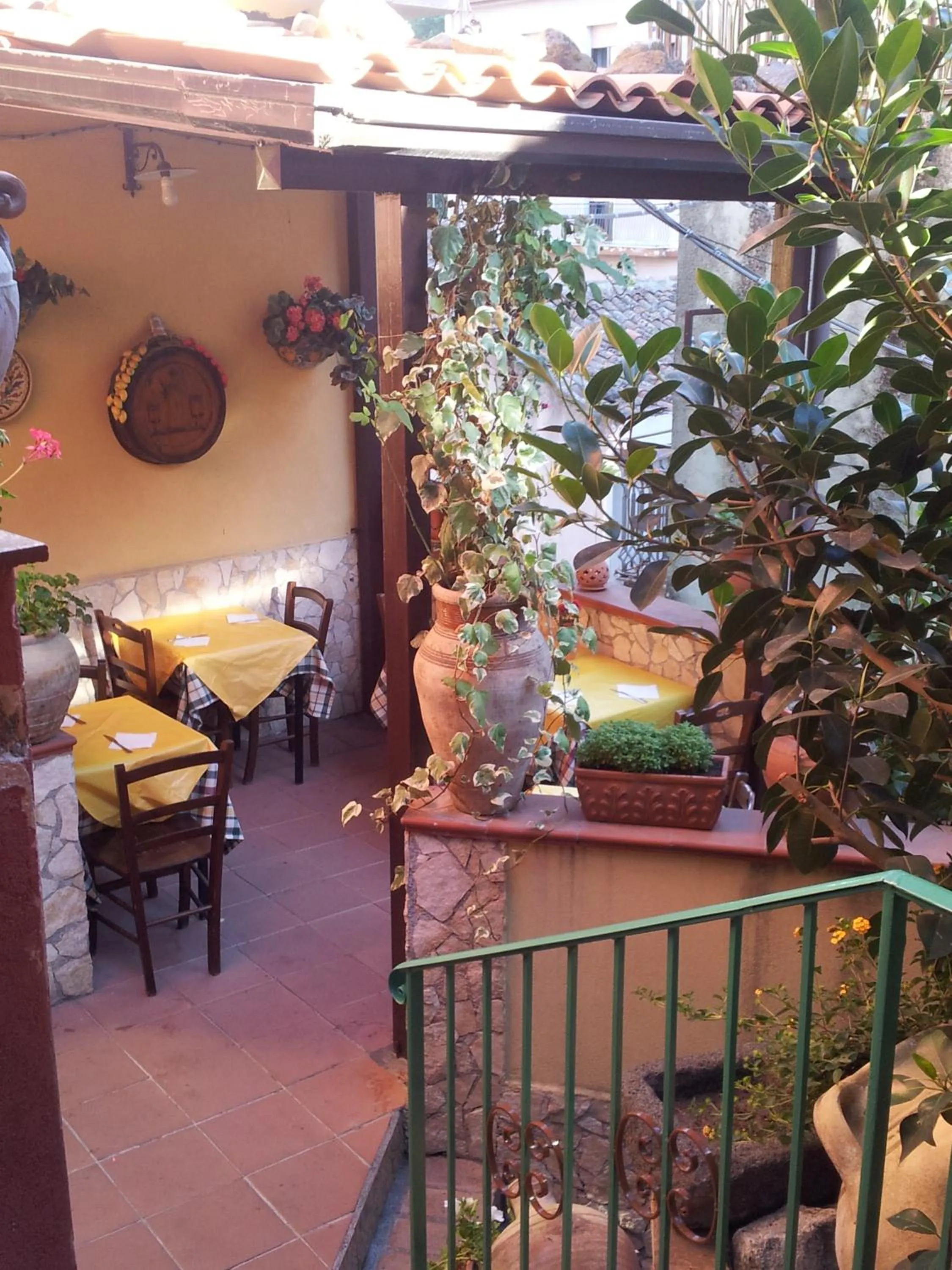 Restaurant/places to eat in Albergo Diffuso Borgo Santa Caterina "Vintage"