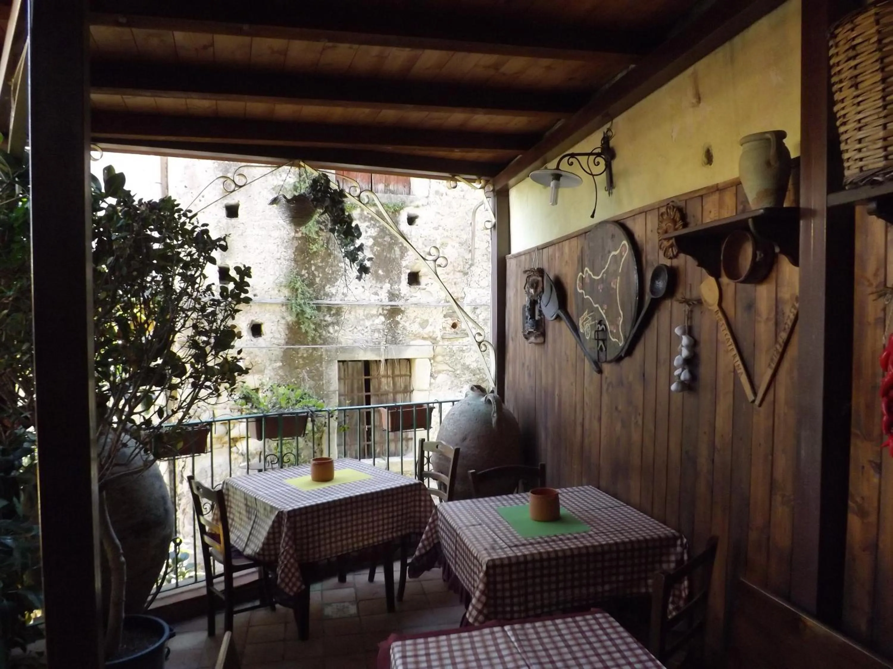 Restaurant/places to eat in Albergo Diffuso Borgo Santa Caterina "Vintage"