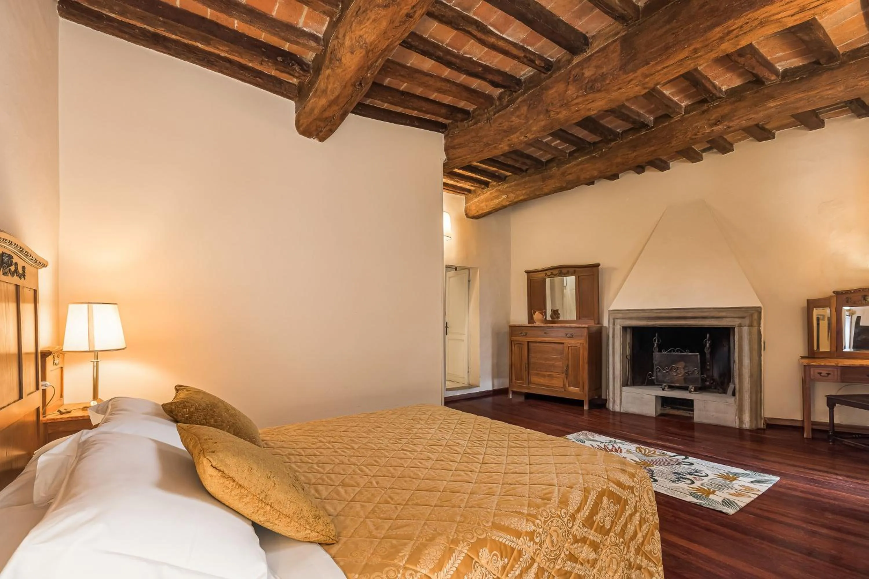 Bed in Relais La Fattoria