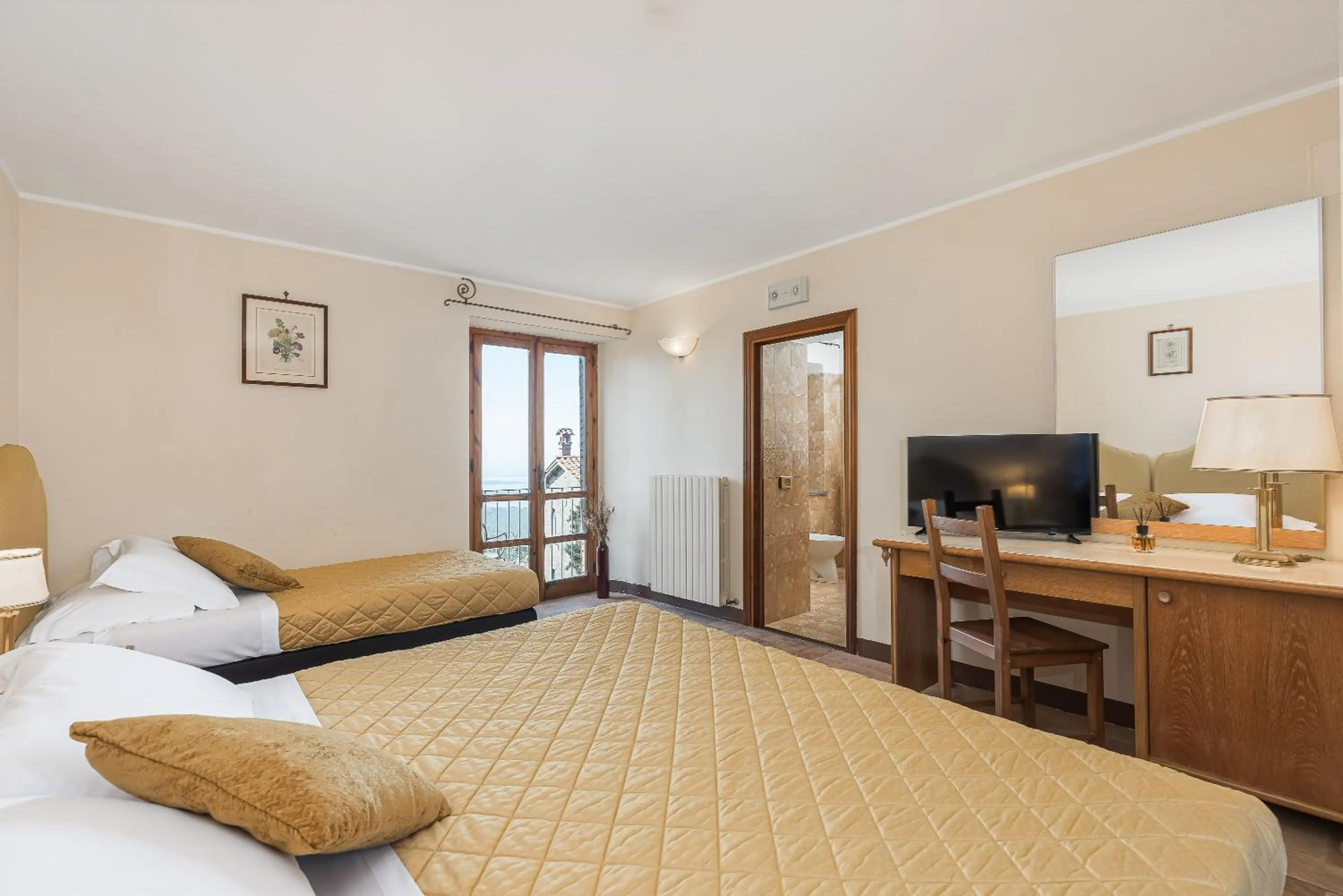 Balcony/Terrace, Bed in Relais La Fattoria