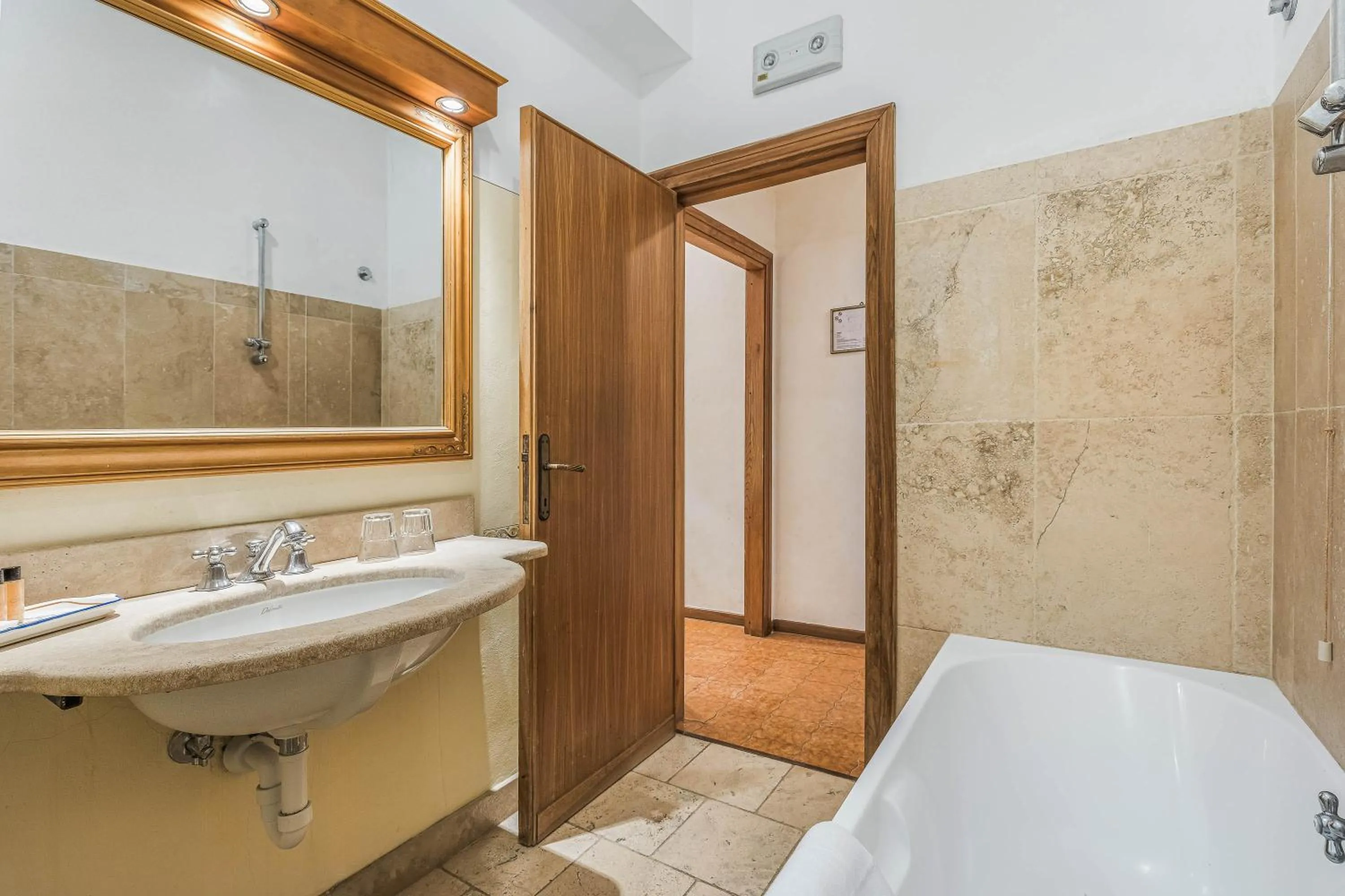 Bathroom in Relais La Fattoria