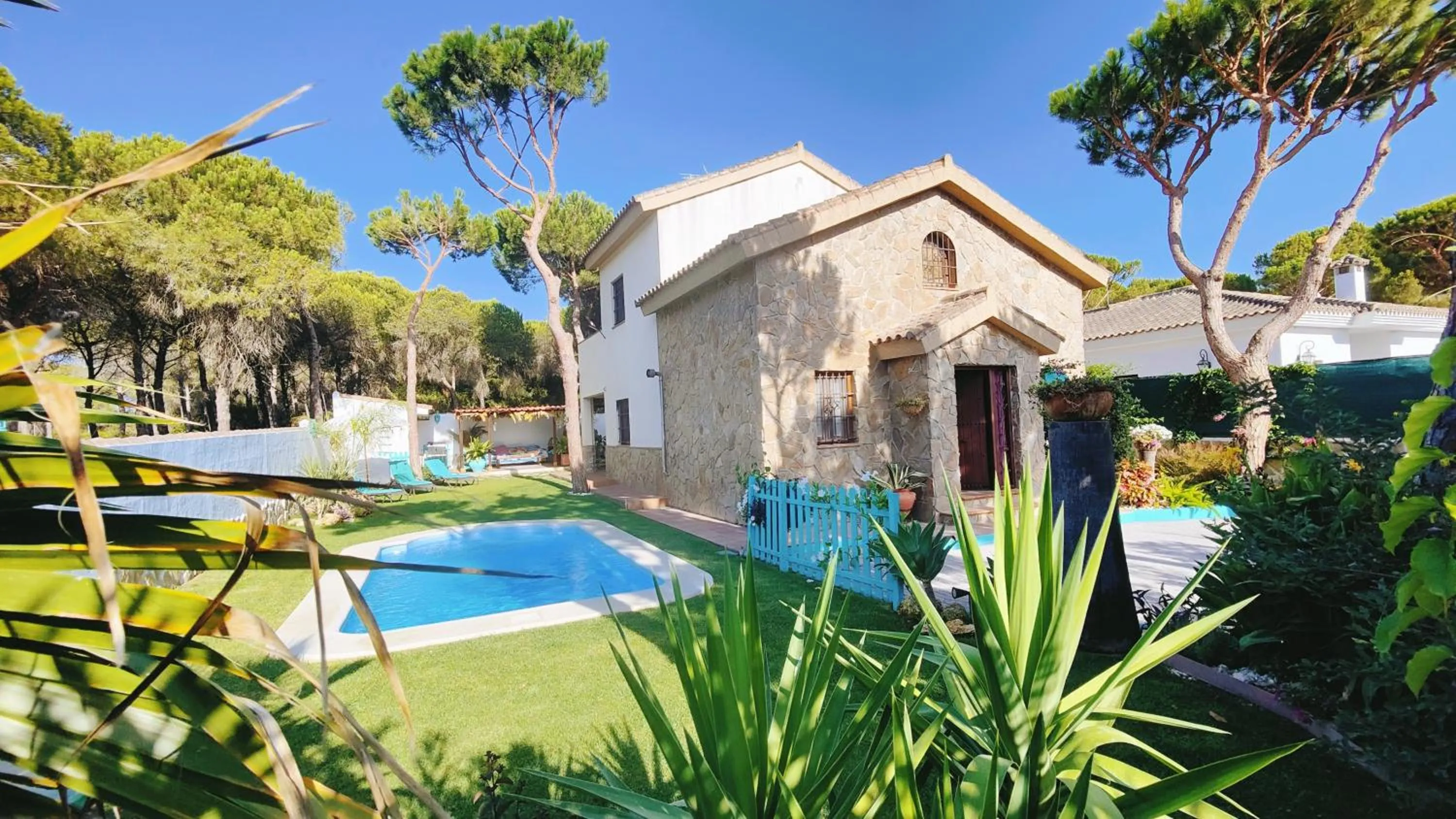 Swimming pool in Villa Zahara