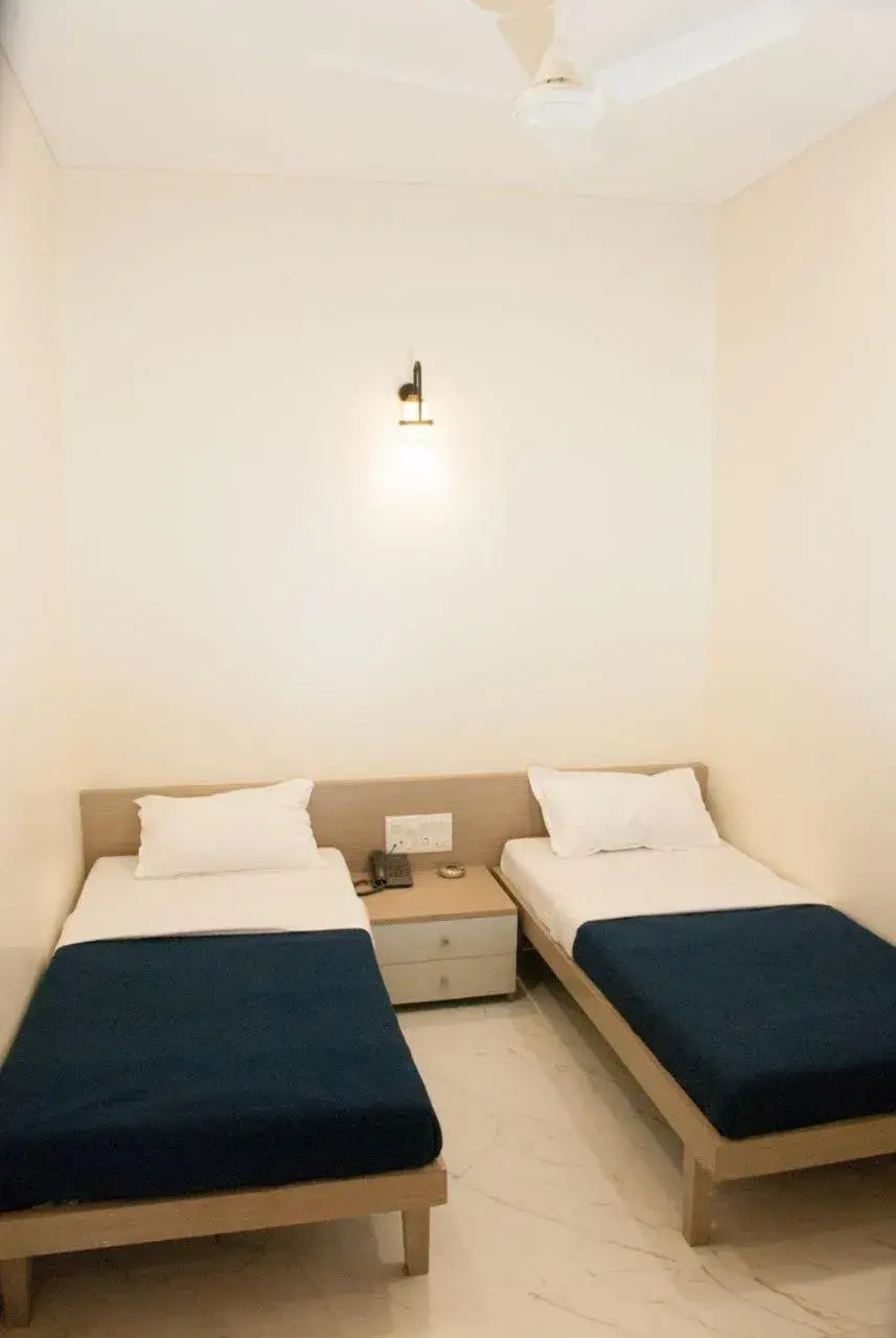 Bed in City Hotel Bed in City Hotel