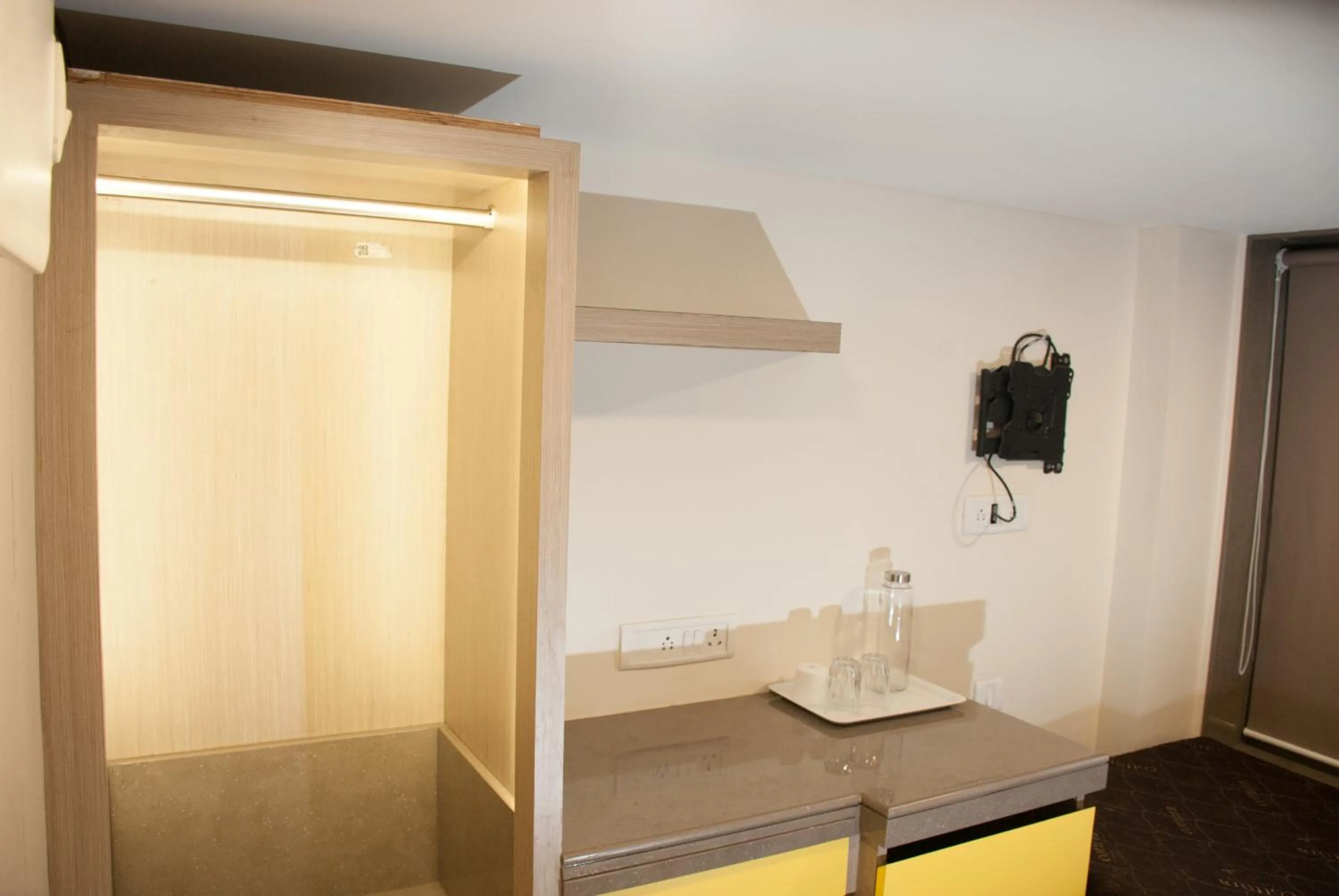 Coffee/tea facilities in City Hotel